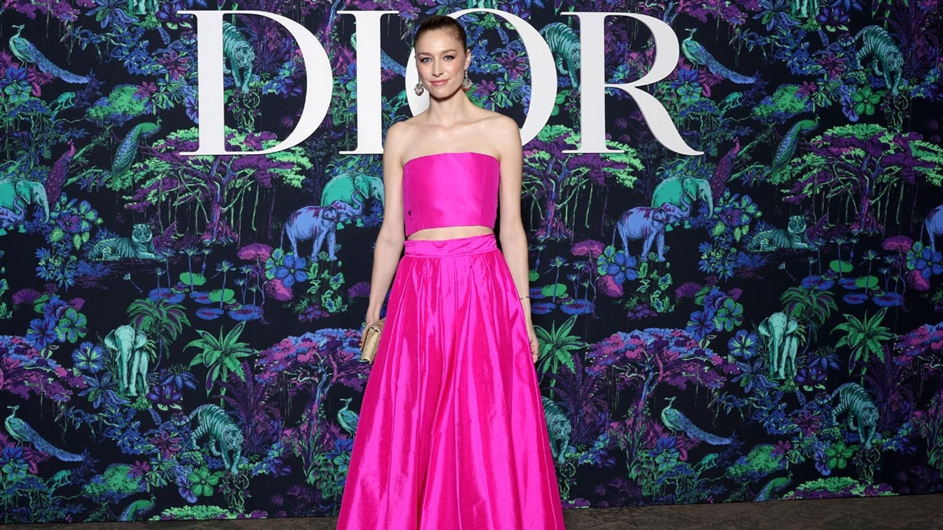 Beatrice Borromeo con su vestido de princesa fucsia y otros invitados de Dior en la India