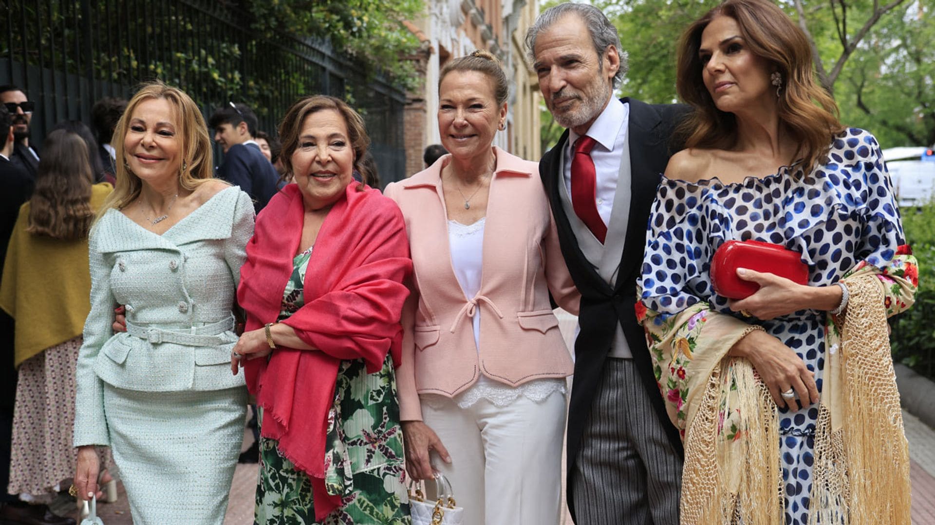 Foto a foto, los invitados a la boda de Javier García-Obregón y Eugenia Gil Muñoz