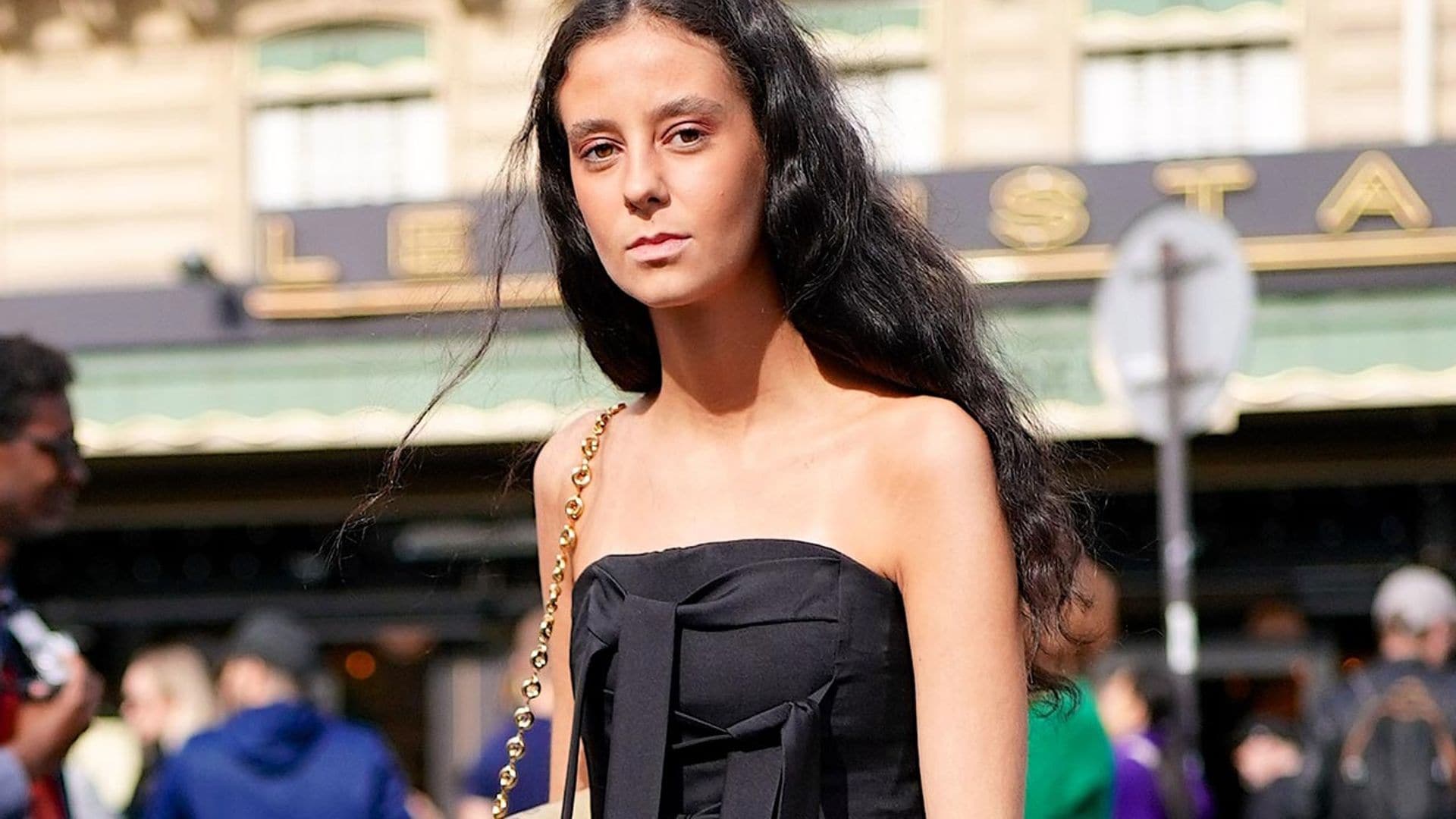 Victoria de Marichalar sorprende con su look más arriesgado en Paris Fashion Week