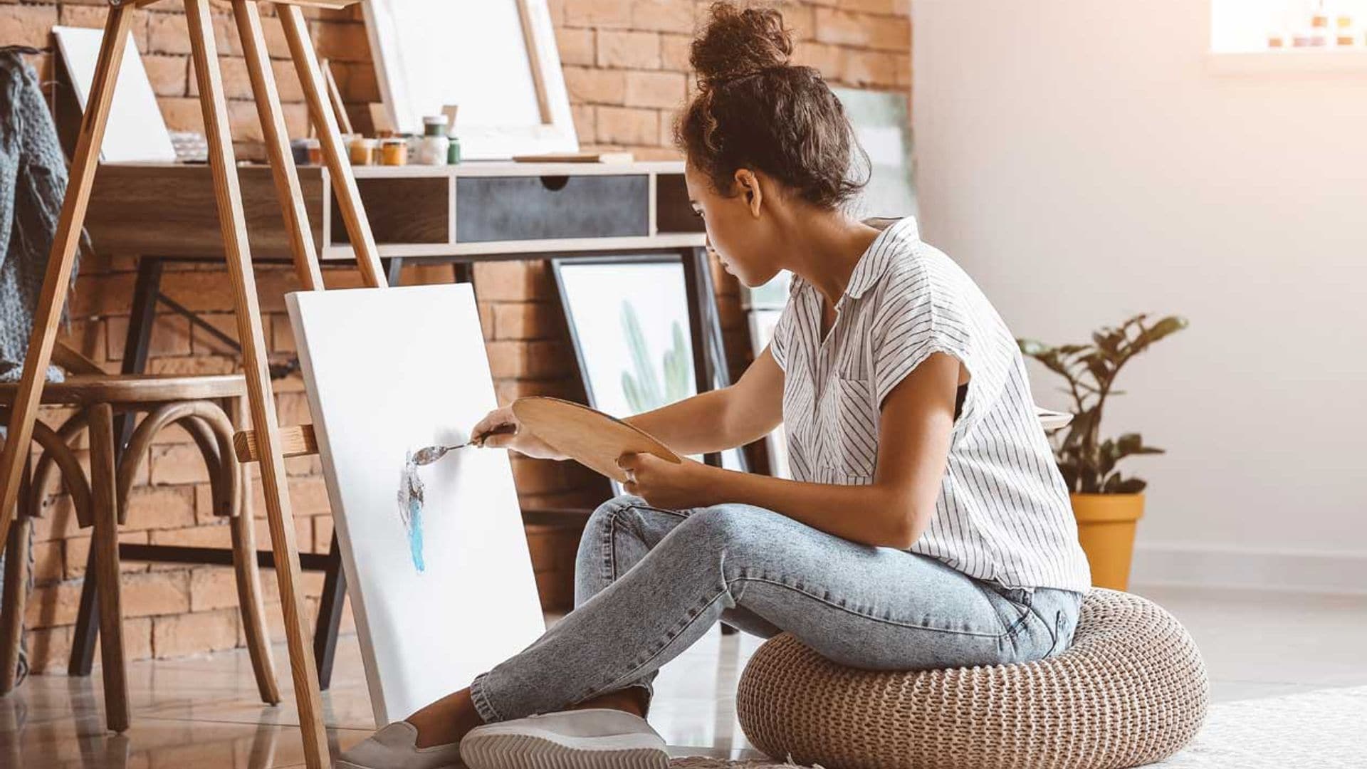 Manualidades, jardinería... pasatiempos entretenidos que, además, son buenos para tu salud mental