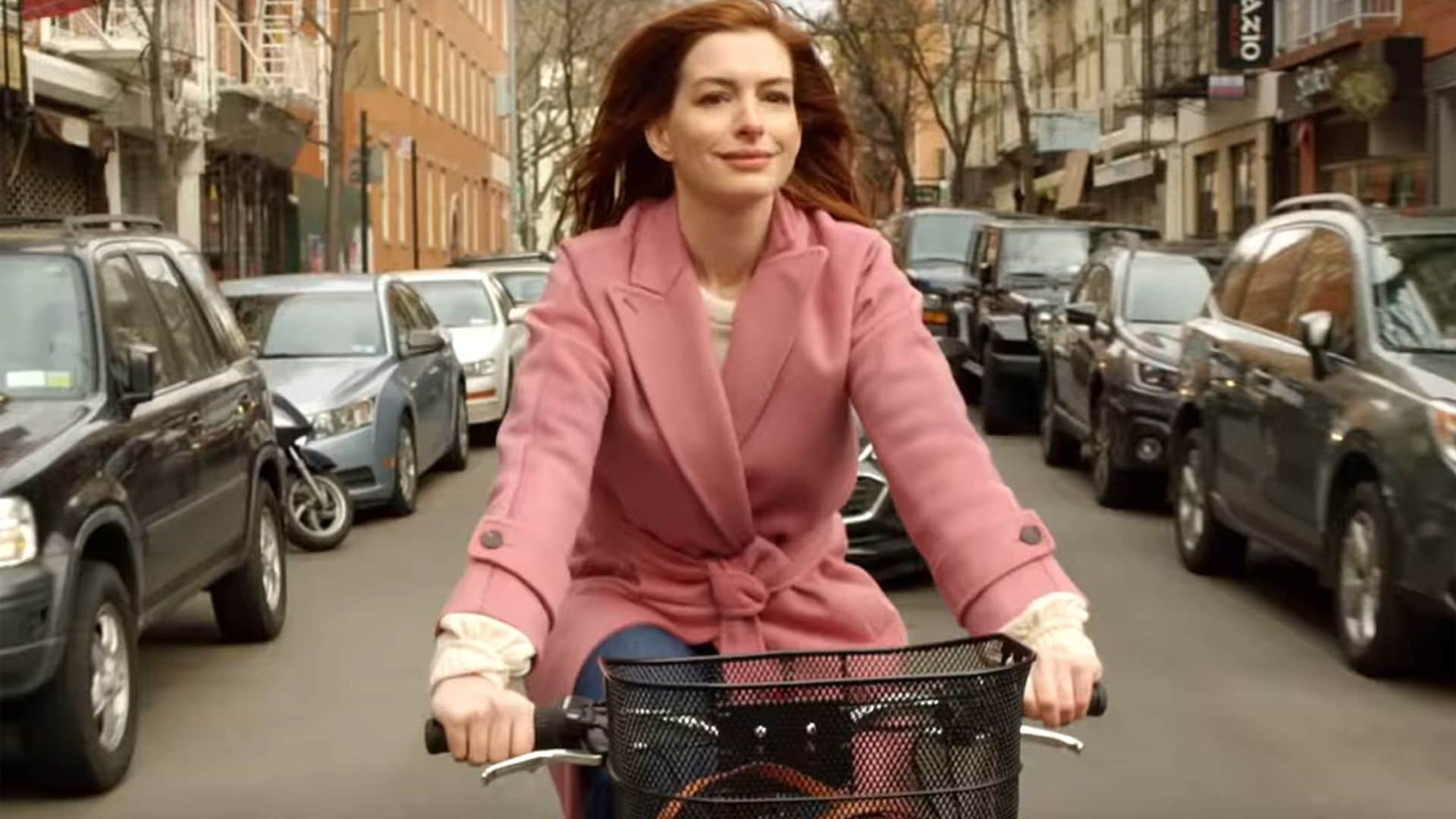 La nueva serie de Anne Hathaway, al más puro estilo 'Love Actually'