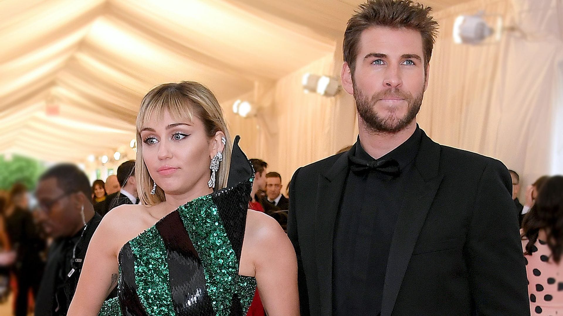 Las opiniones tan dispares de Liam Hemsworth y Miley Cyrus un año después de su separación