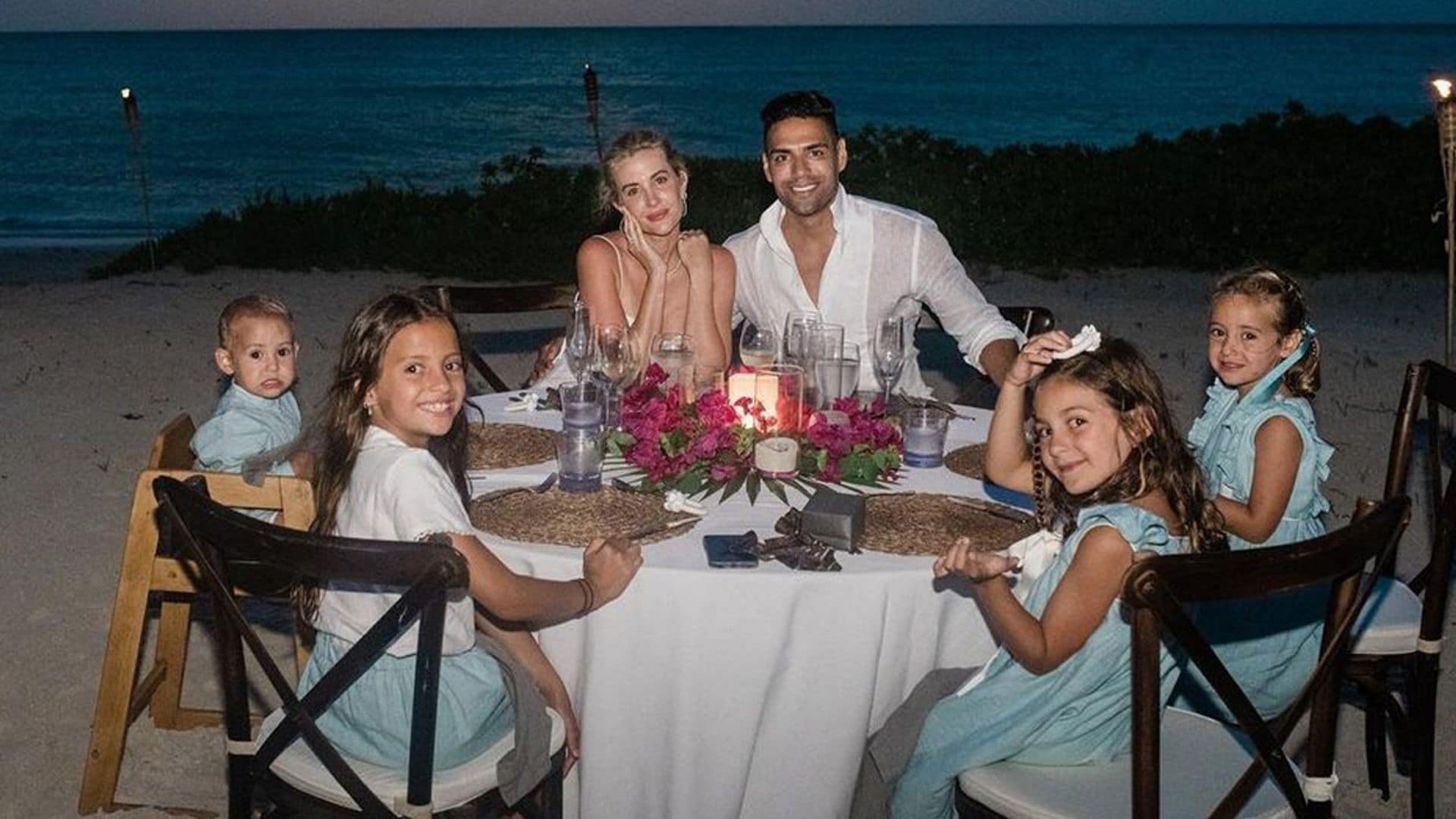 ¡En la playa y con sus cuatro hijos! La espectacular pedida de mano que Falcao ha hecho a su mujer, Lorelei