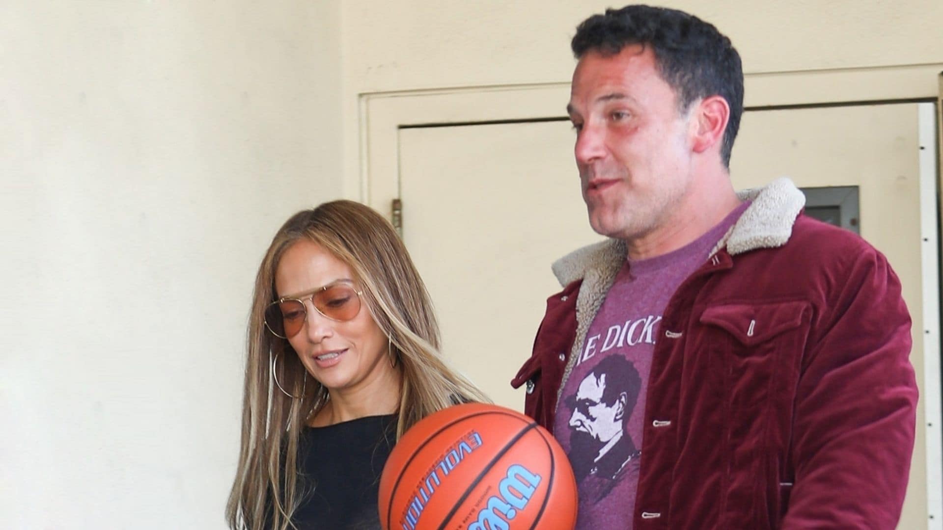 No está todo perdido: Jennifer Lopez y Ben Affleck reaparecen juntos de la mano y muy sonrientes