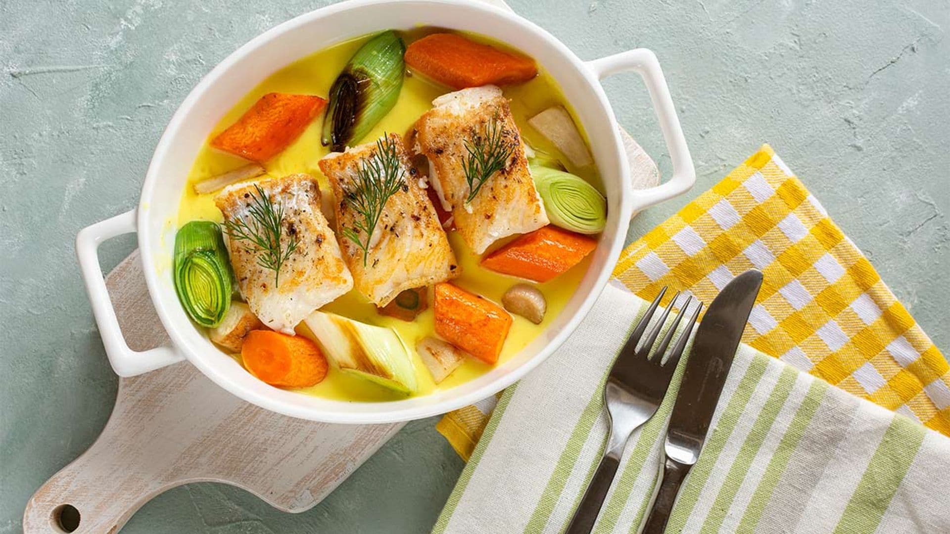 Bacalao fresco con verduras y salsa de limón