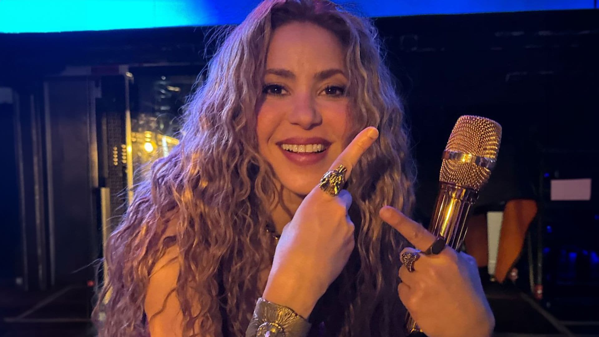 Shakira sorprende al mostrar los regalos más originales de sus fans, con anillazo incluido