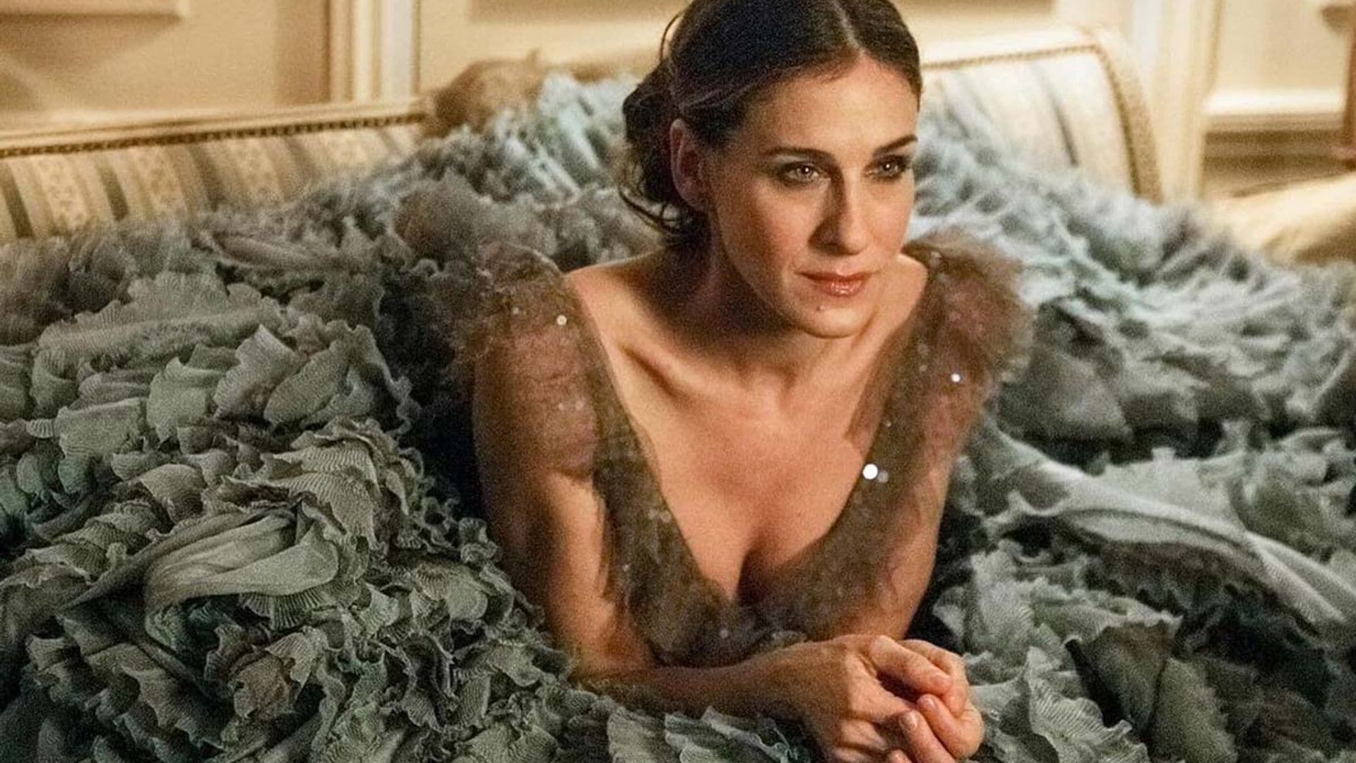 El vestidazo más espectacular de Carrie Bradshaw vuelve a su armario ✨