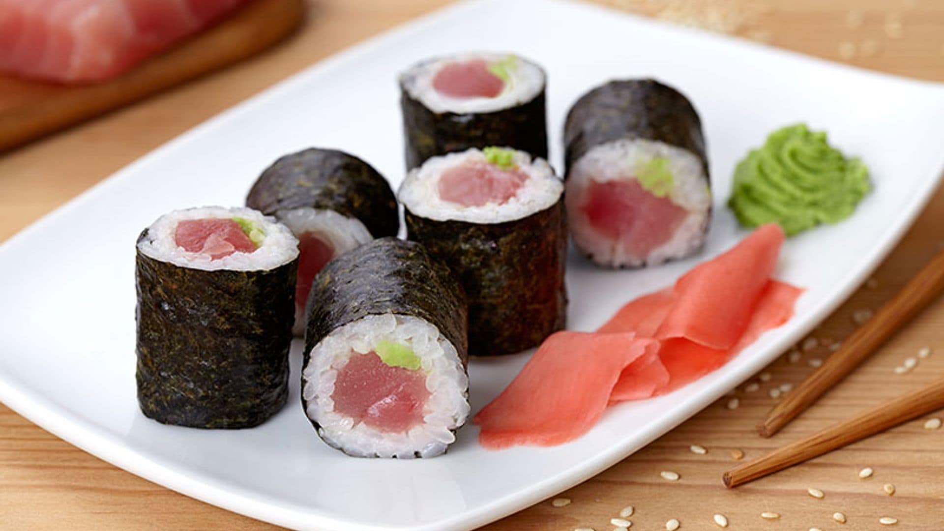 Sushi maki de atún