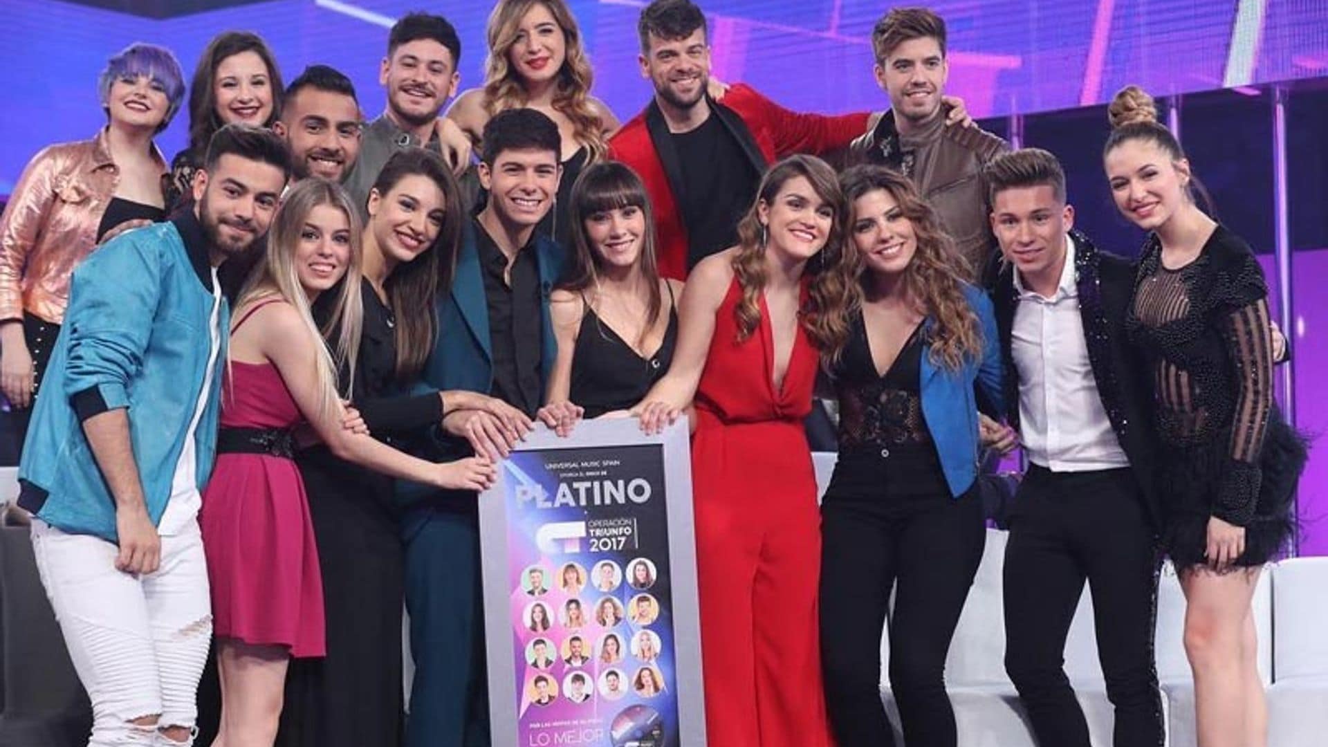 Agoney cuenta de qué habla con sus compañeros de OT en su grupo de WhatsApp