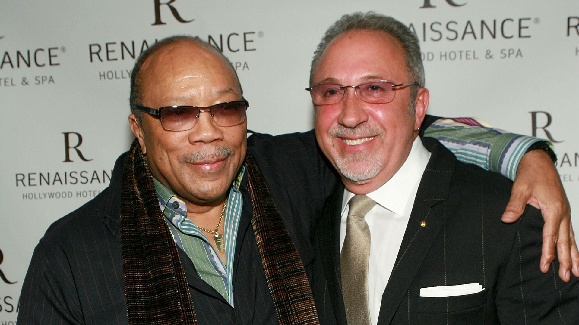 Emilio Estefan envía una sentida despedida para su 'compadre', Quincy Jones