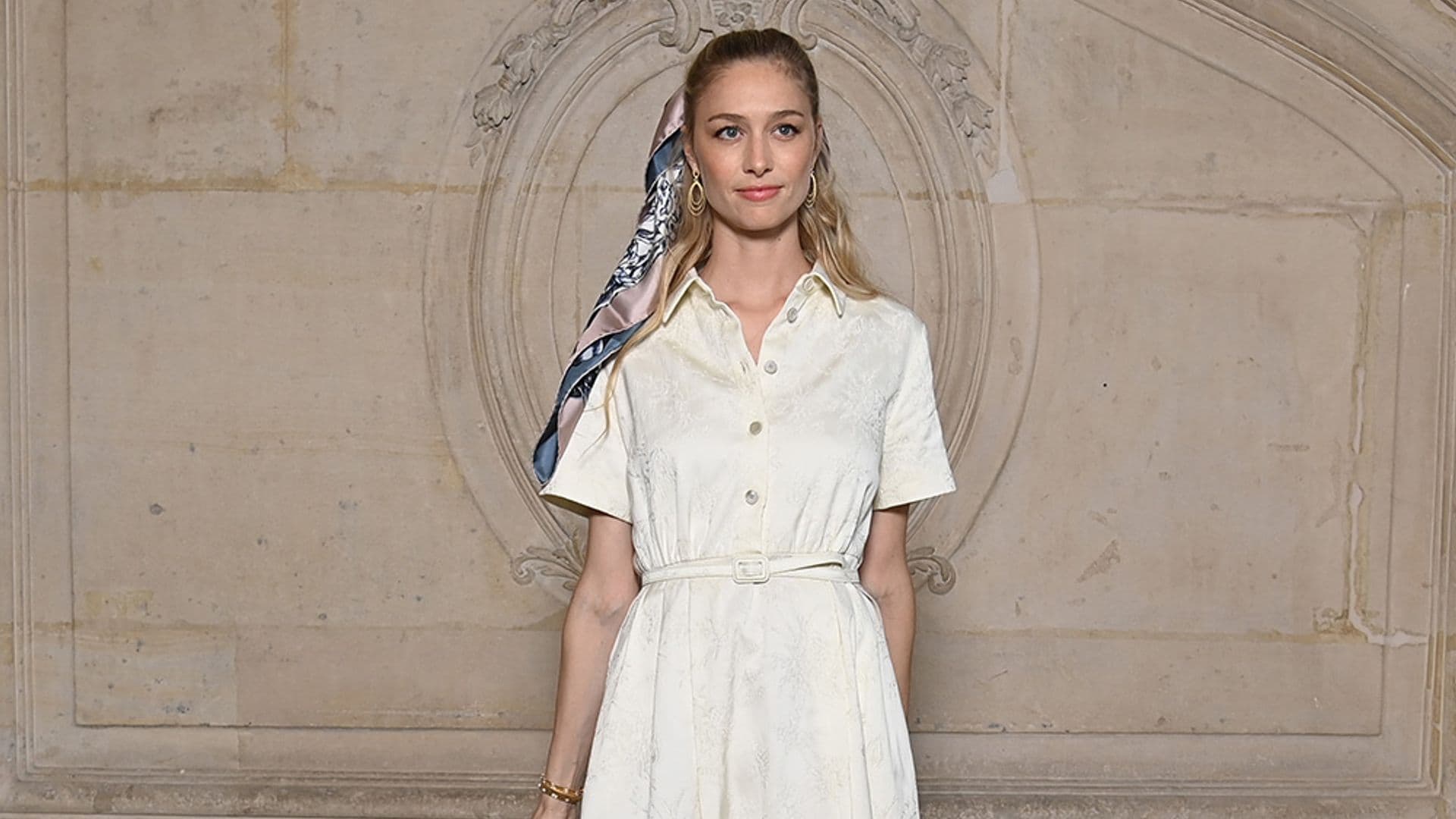 Beatrice Borromeo o cómo ser la invitada más elegante con un sencillo vestido camisero