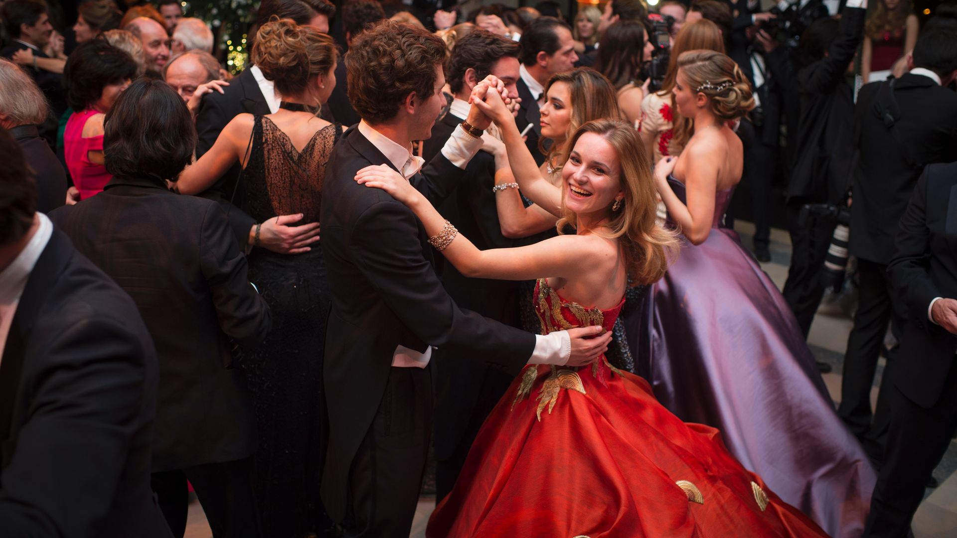 ¿Qué es el Baile de debutantes? Historia, tradición y su 'hada madrina'