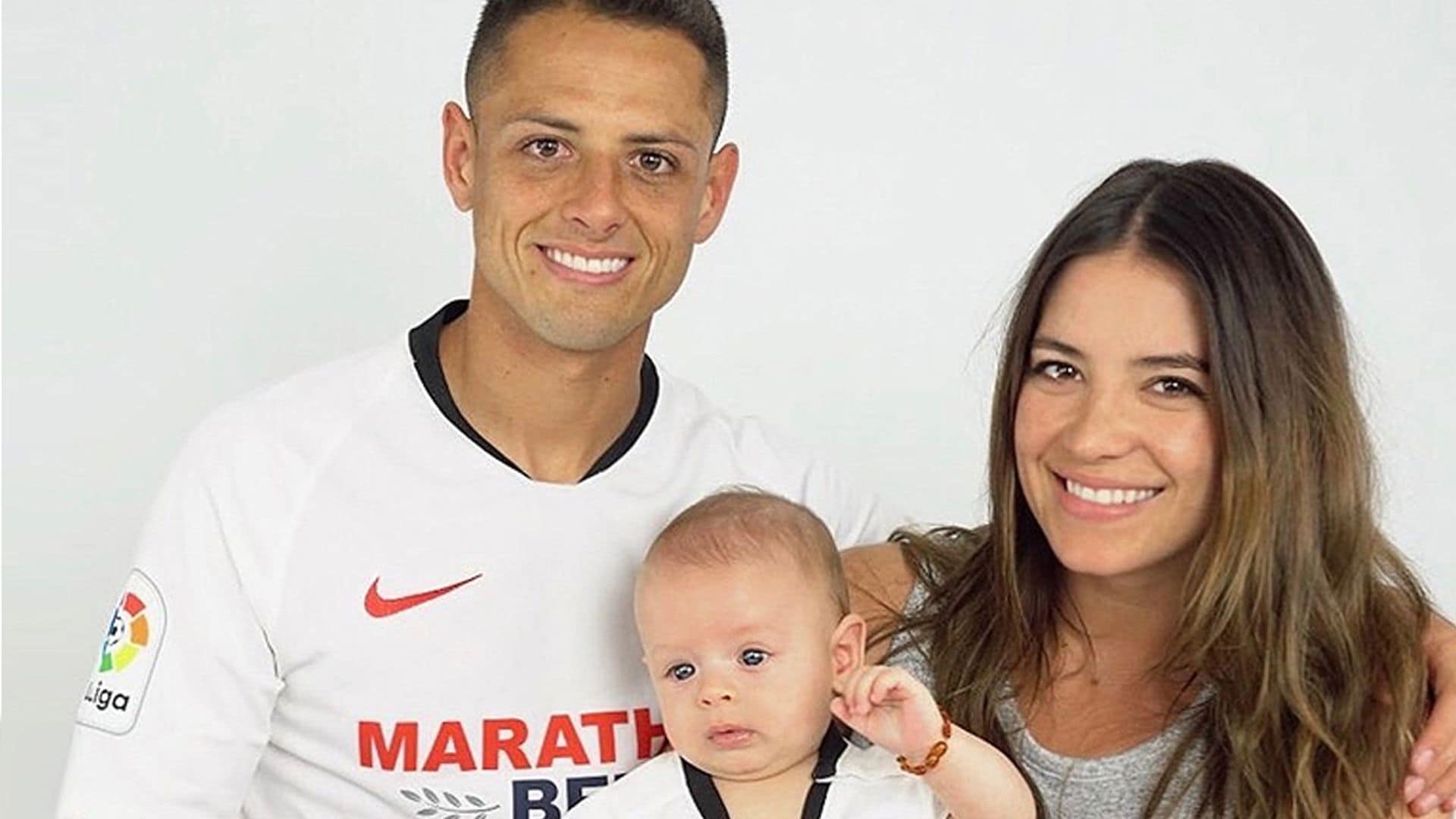 El hijo de Chicharito y Sarah Kohan, ¡un mini-futbolista adorable!