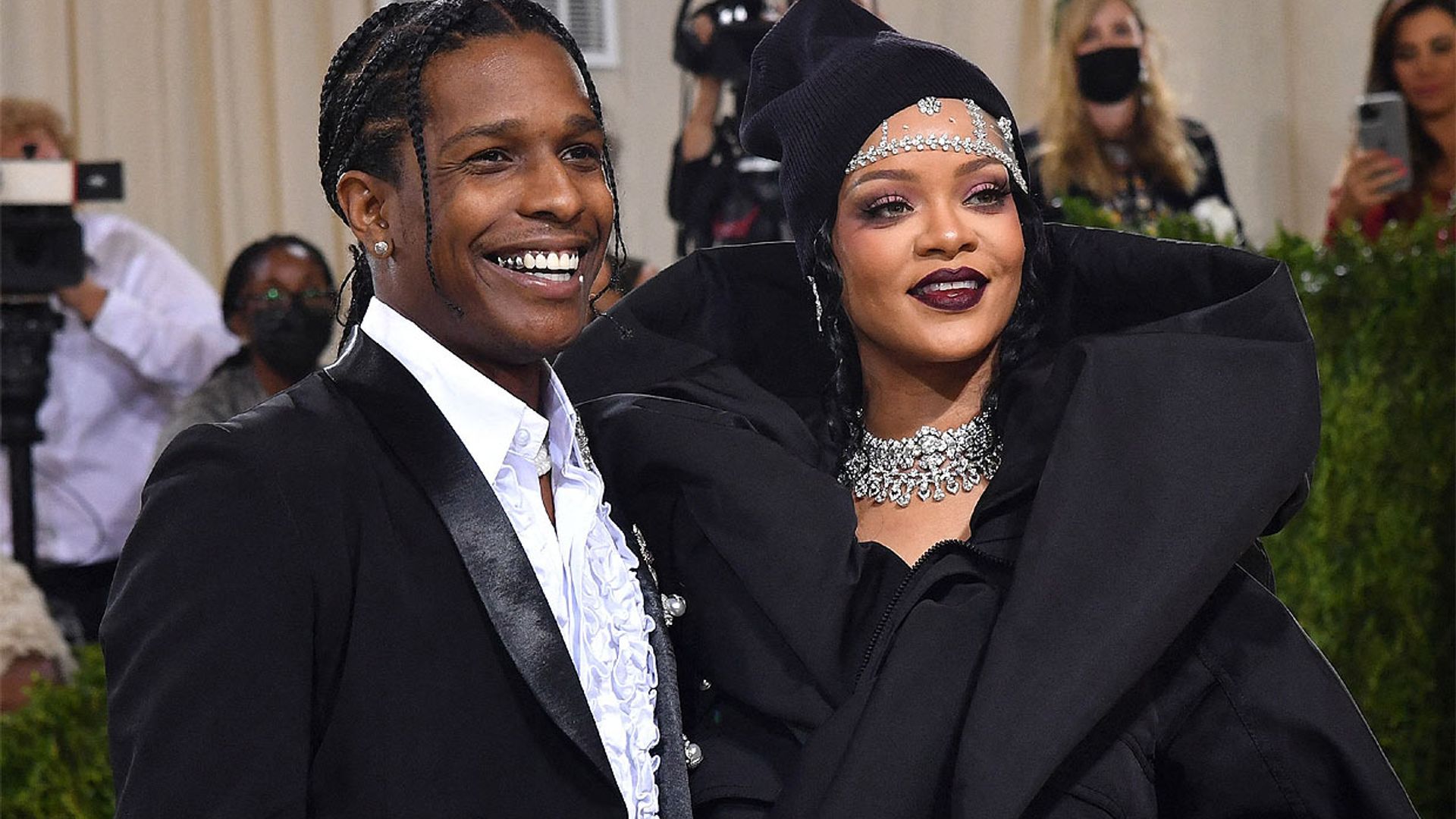 ¡Sorpresa! Rihanna, embarazada de su primer hijo