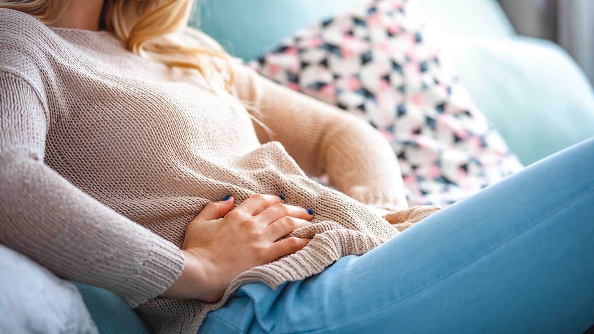 Estos ejercicios te ayudarán a aliviar los dolores del síndrome premenstrual