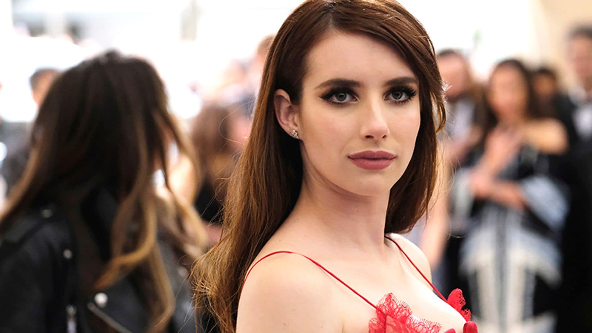 El ritual que deberías copiar a Emma Roberts si tienes el pelo teñido