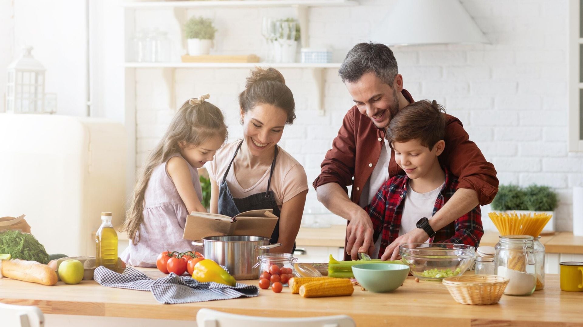 Así puedes conseguir que tus hijos coman sano y bien este curso, ¡sin trucos!