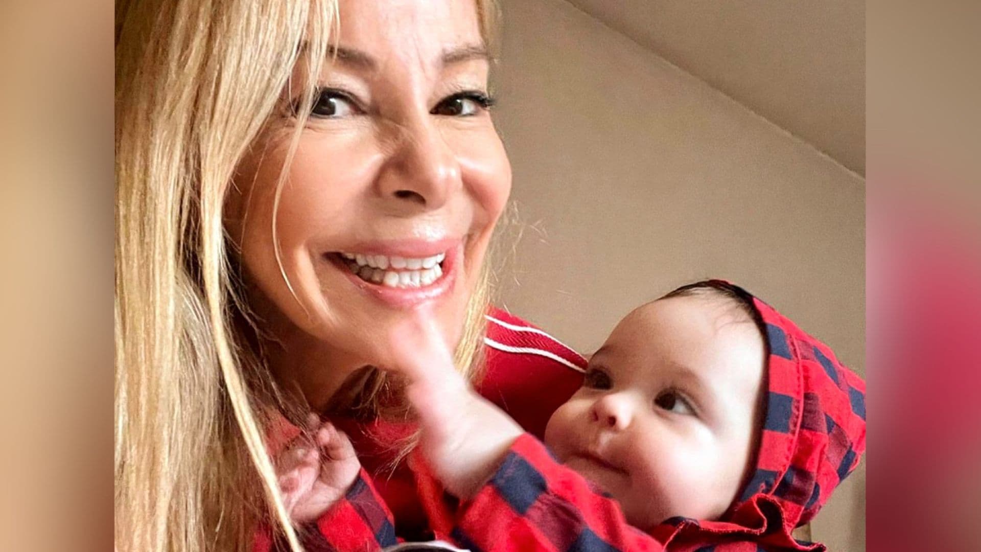 El domingo más especial de Ana Obregón con su hija, una 'caperucita roja que ha invadido su corazón'