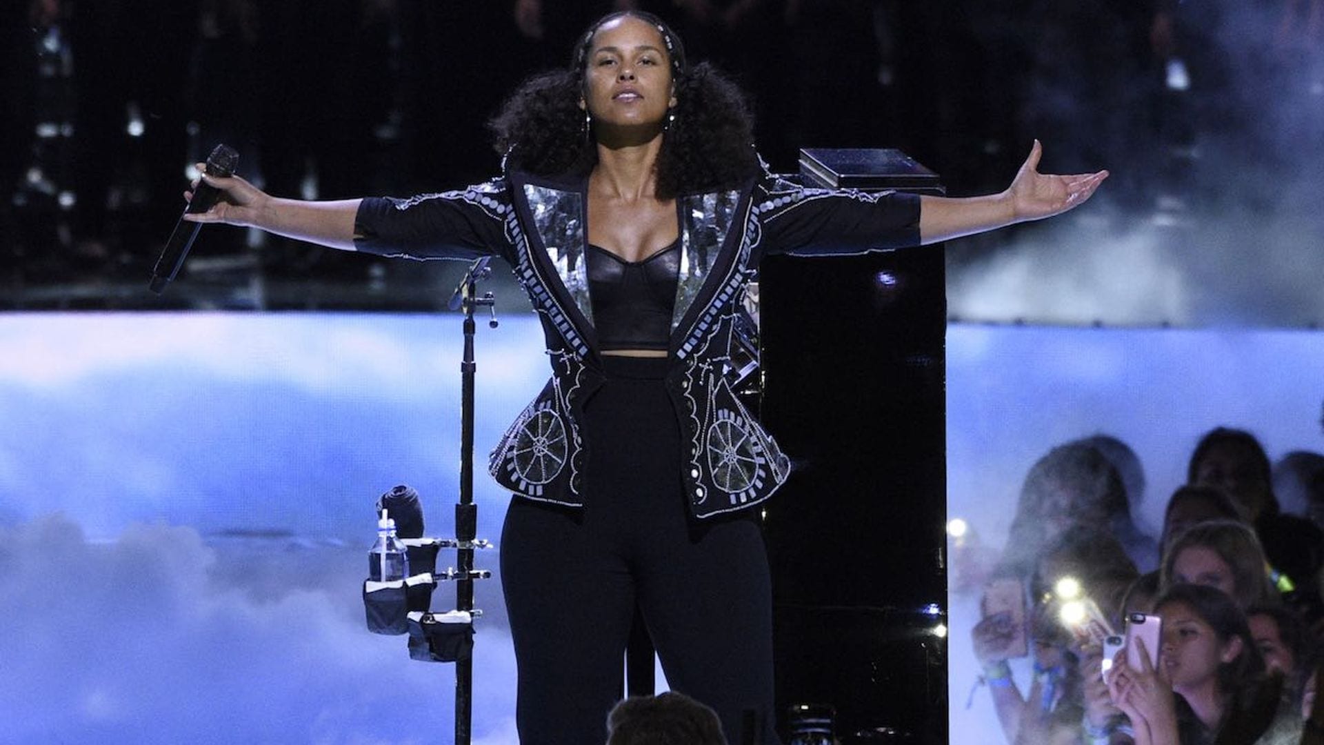 ¿Grabar un videoclip en siete segundos? Alicia Keys lo hace posible en 'Show Me Love'