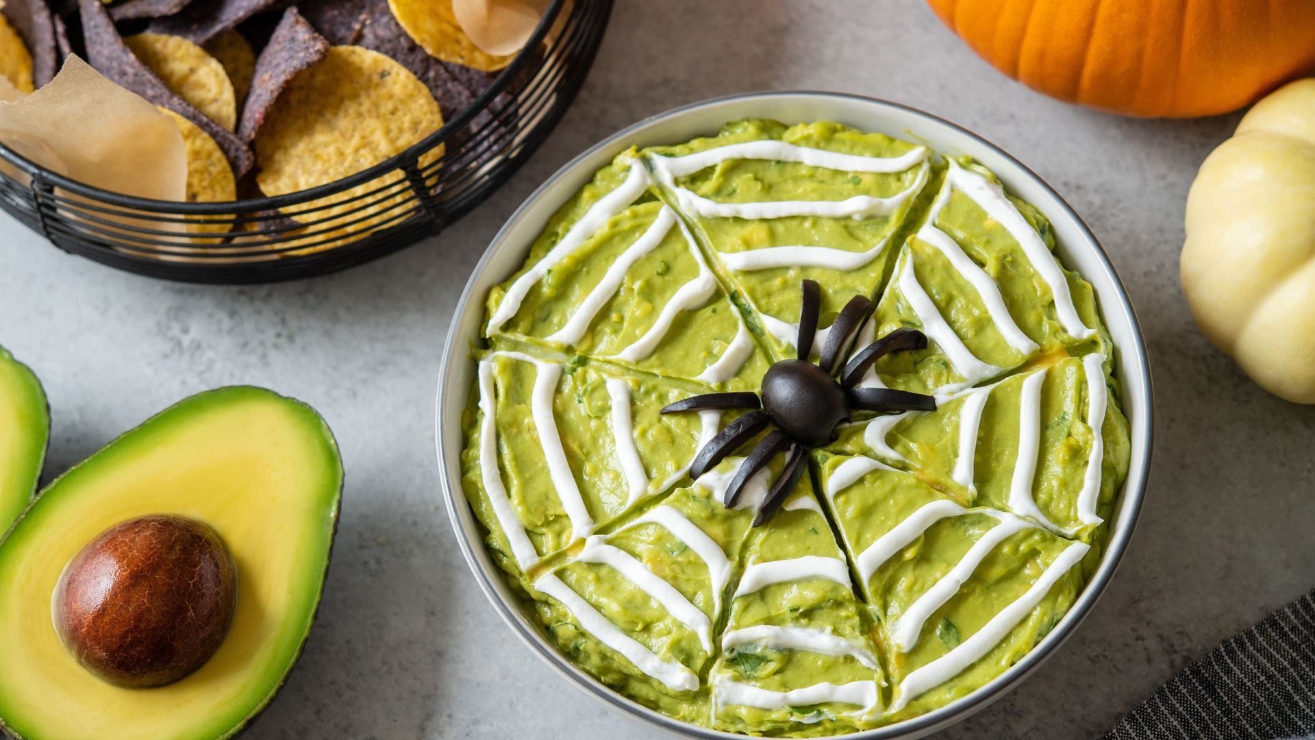 Snacks 'monstruosos' y deliciosos con aguacate para Halloween