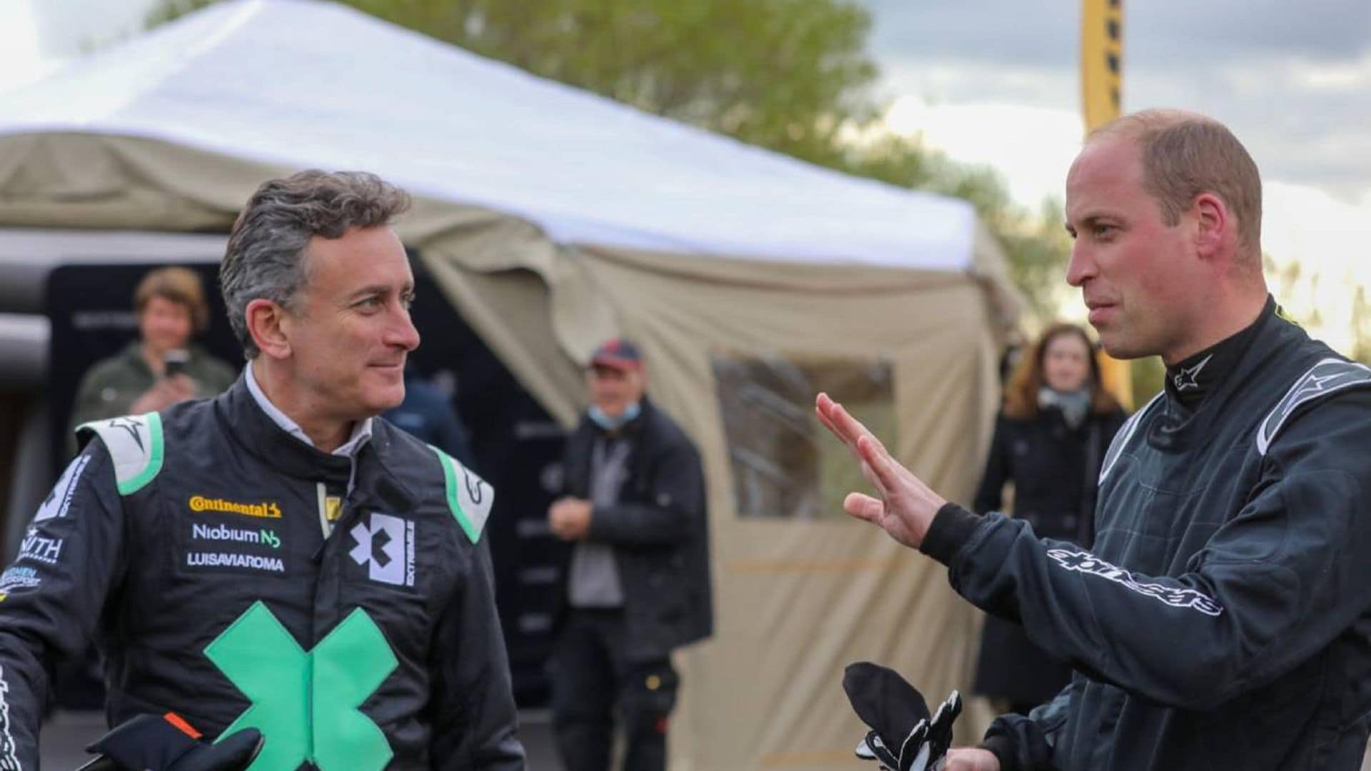 ¡A toda velocidad! El príncipe Guillermo se convierte en piloto por un día junto a Alejandro Agag