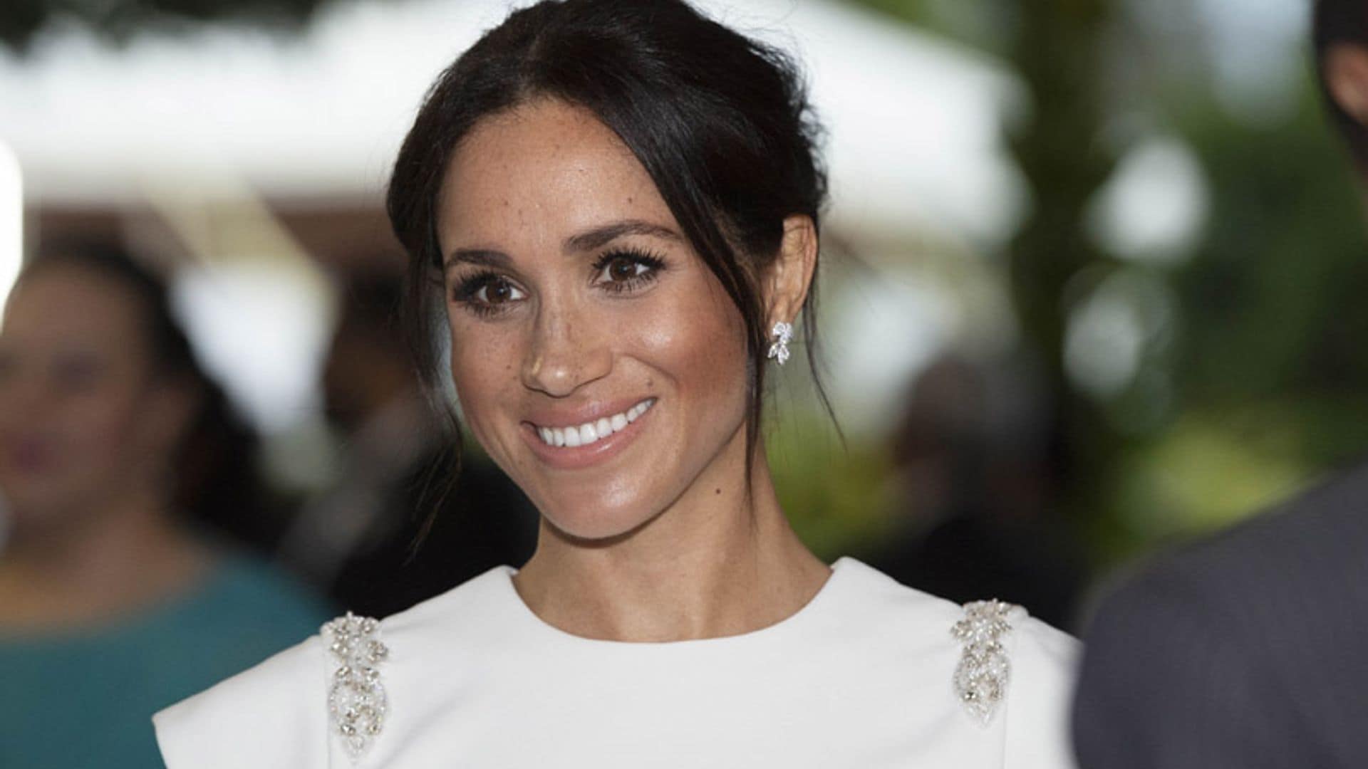 Meghan Markle vuelve a vestirse de novia en su momento más dulce