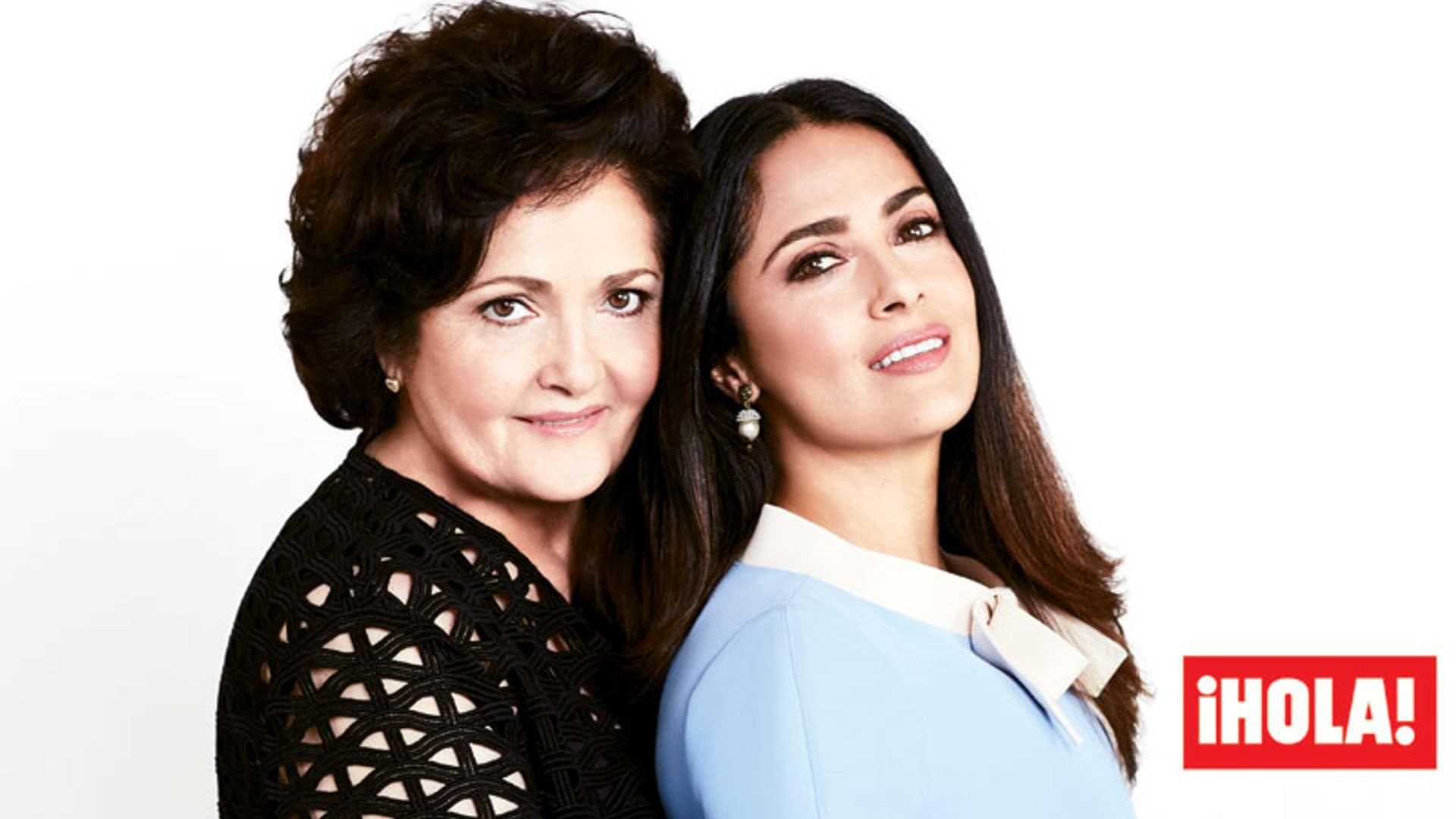 En ¡HOLA! Salma Hayek nos presenta a su madre, Diana, con quien posa por primera vez