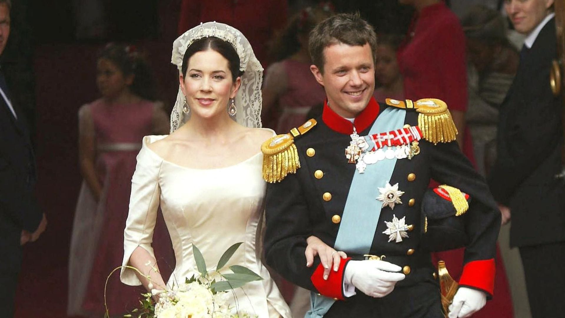 15 vestidos de las 'royals' que siguen inspirando a las novias de hoy