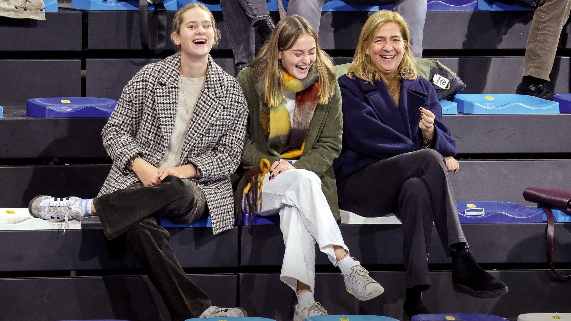 La infanta Cristina, su hija Irene y Johanna Zott, el mejor club de fans de Pablo Urdangarin en su 23 cumpleaños