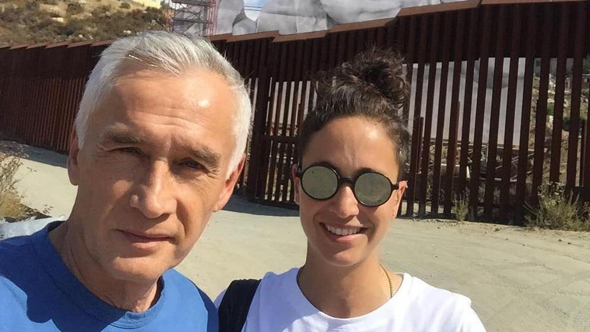 Jorge Ramos se solidariza con ‘Chicharito’ Hernández; él también vivió separado de su hija