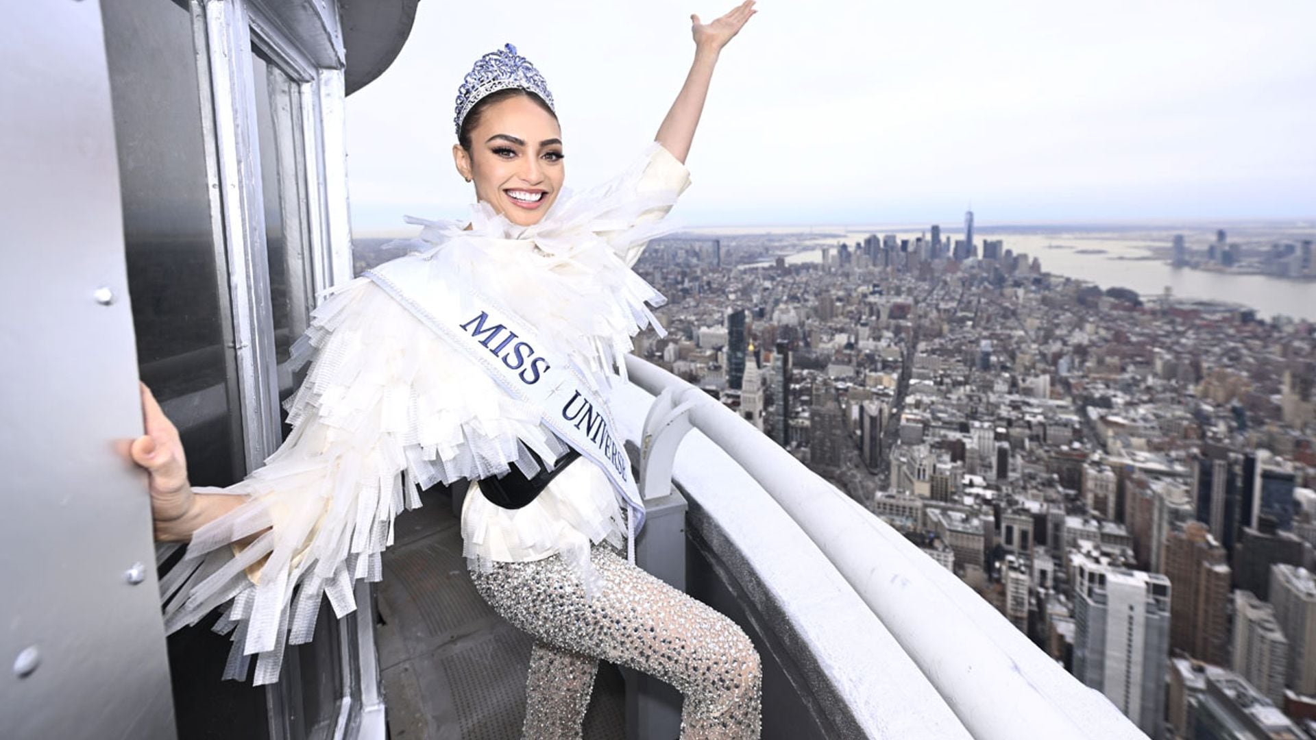R’Bonney Gabriel, la nueva Miss Universo, corona el Empire State tras su polémica elección