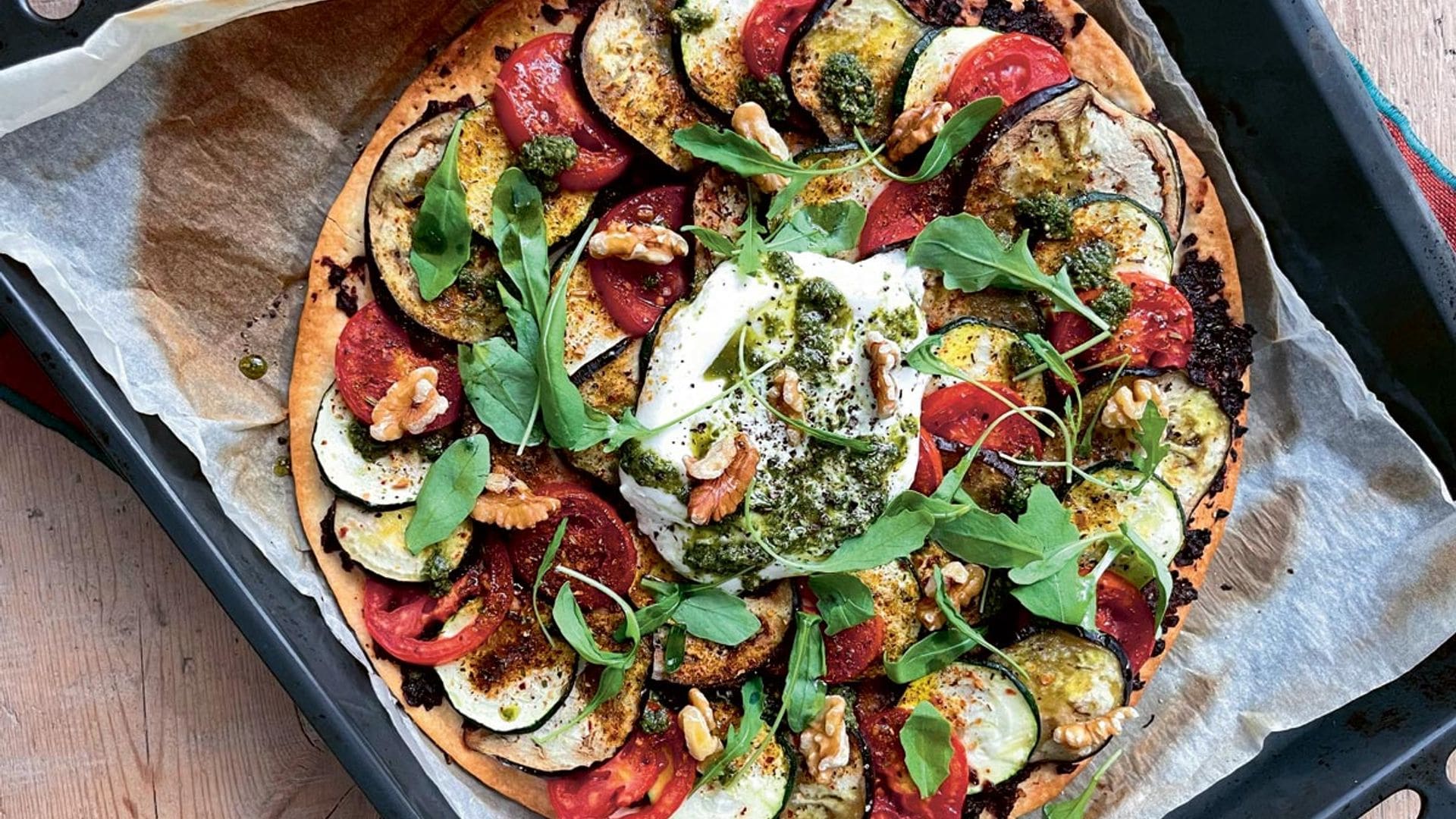 Ratatouille de verduras con pesto y burrata