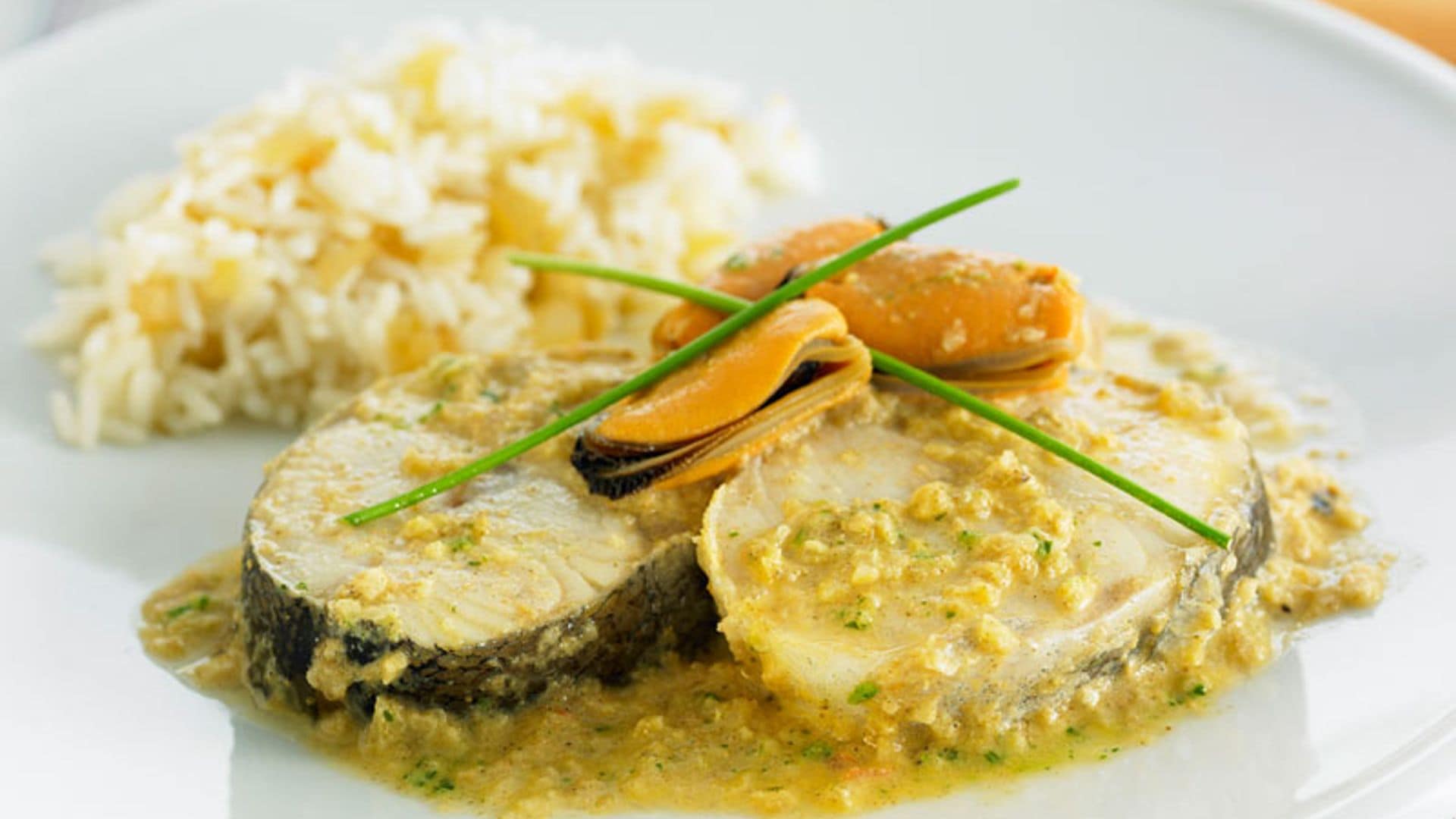 Bacalao con salsa de mejillones y arroz basmati