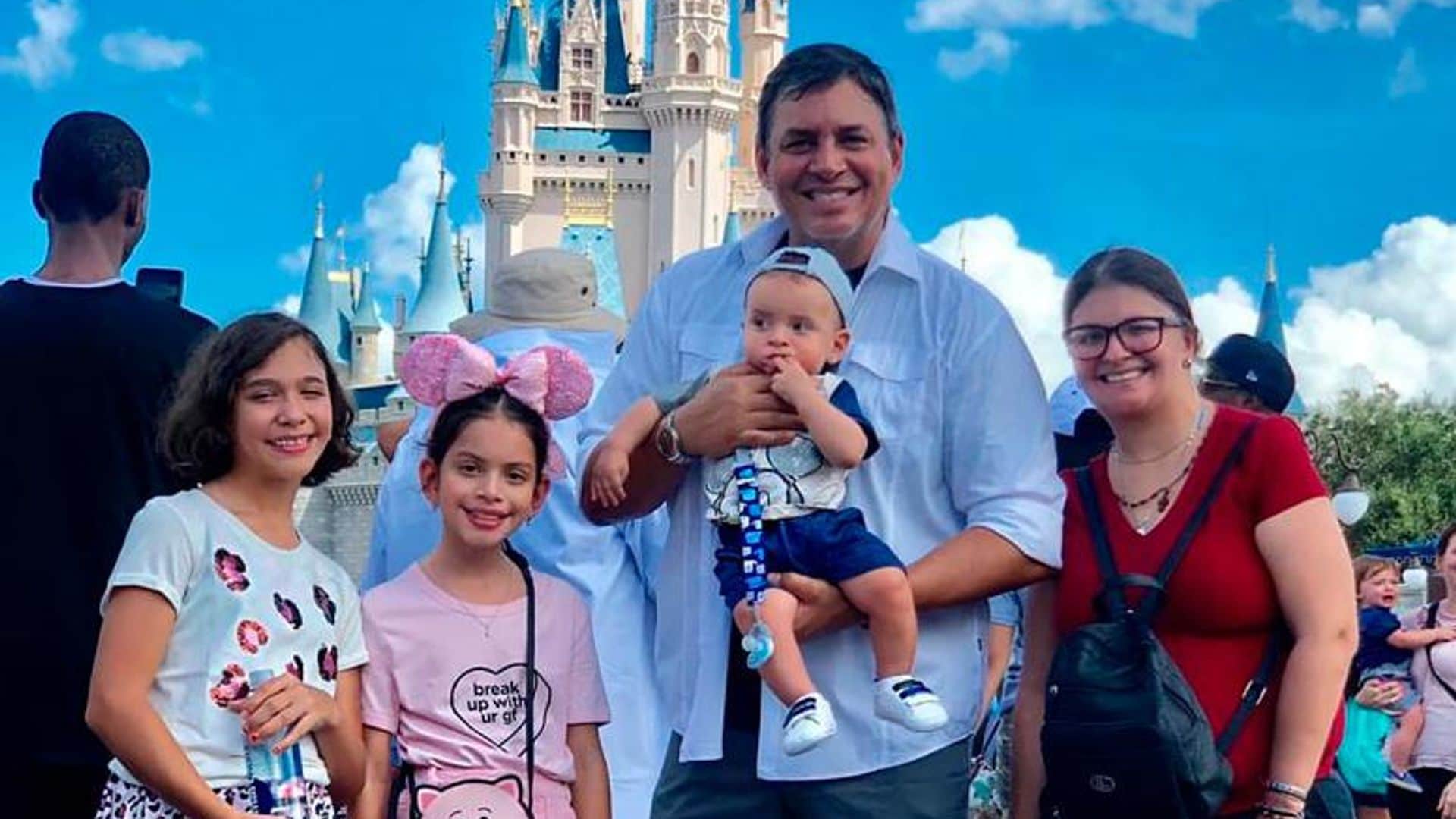 Daniel Sarcos reúne a toda su familia en un memorable viaje a Disney