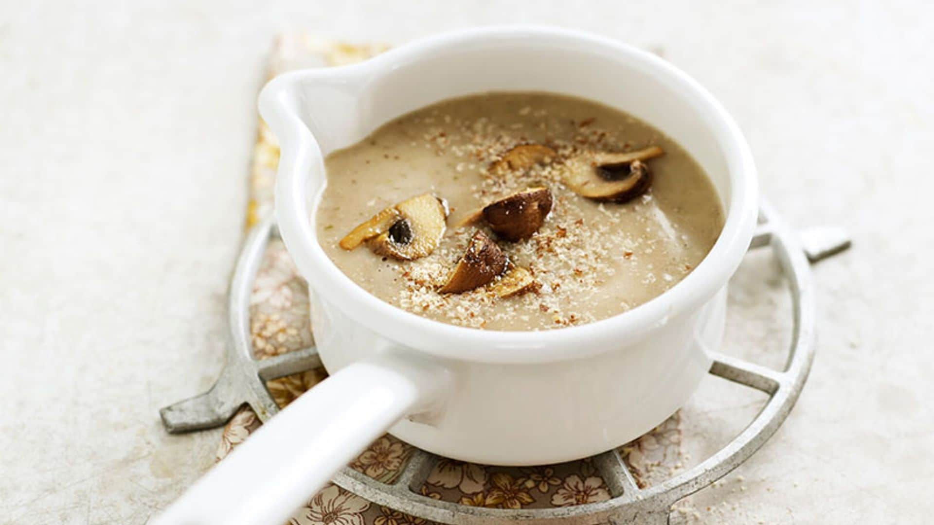 Crema de champiñón Portobello con avellanas