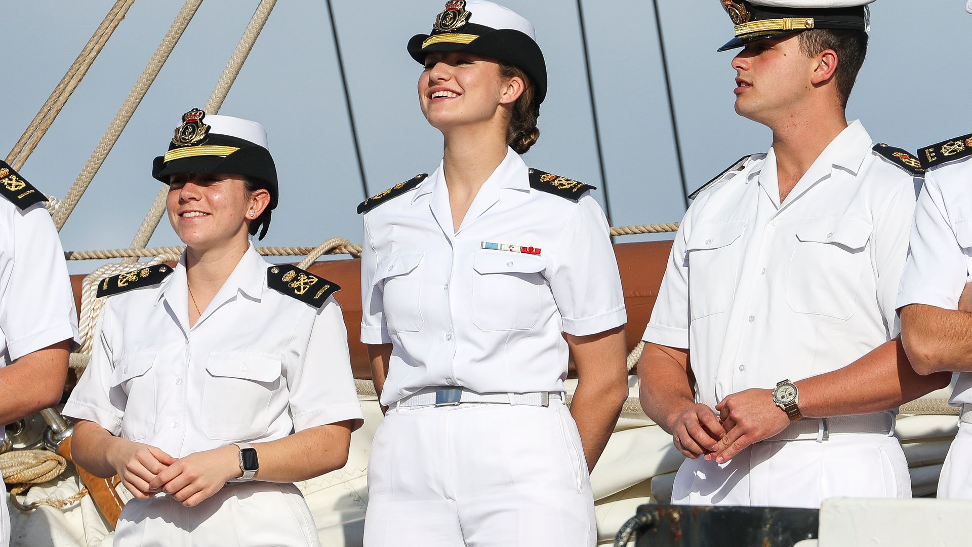 Leonor zarpa en 'Elcano': 22 días cruzando el Atlántico rumbo a Brasil