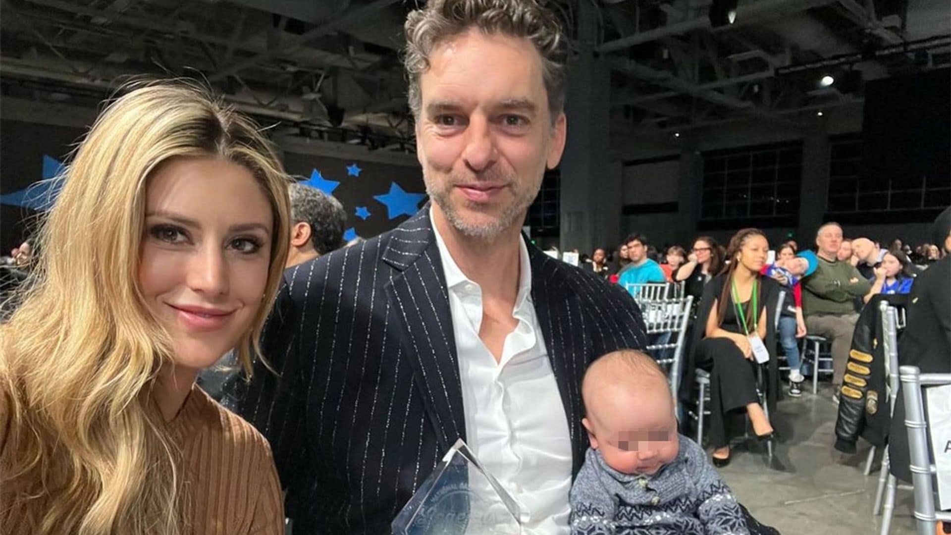 'Mini Pau' y Ellie, los hijos de Pau Gasol, le 'roban' el protagonismo en su gran día