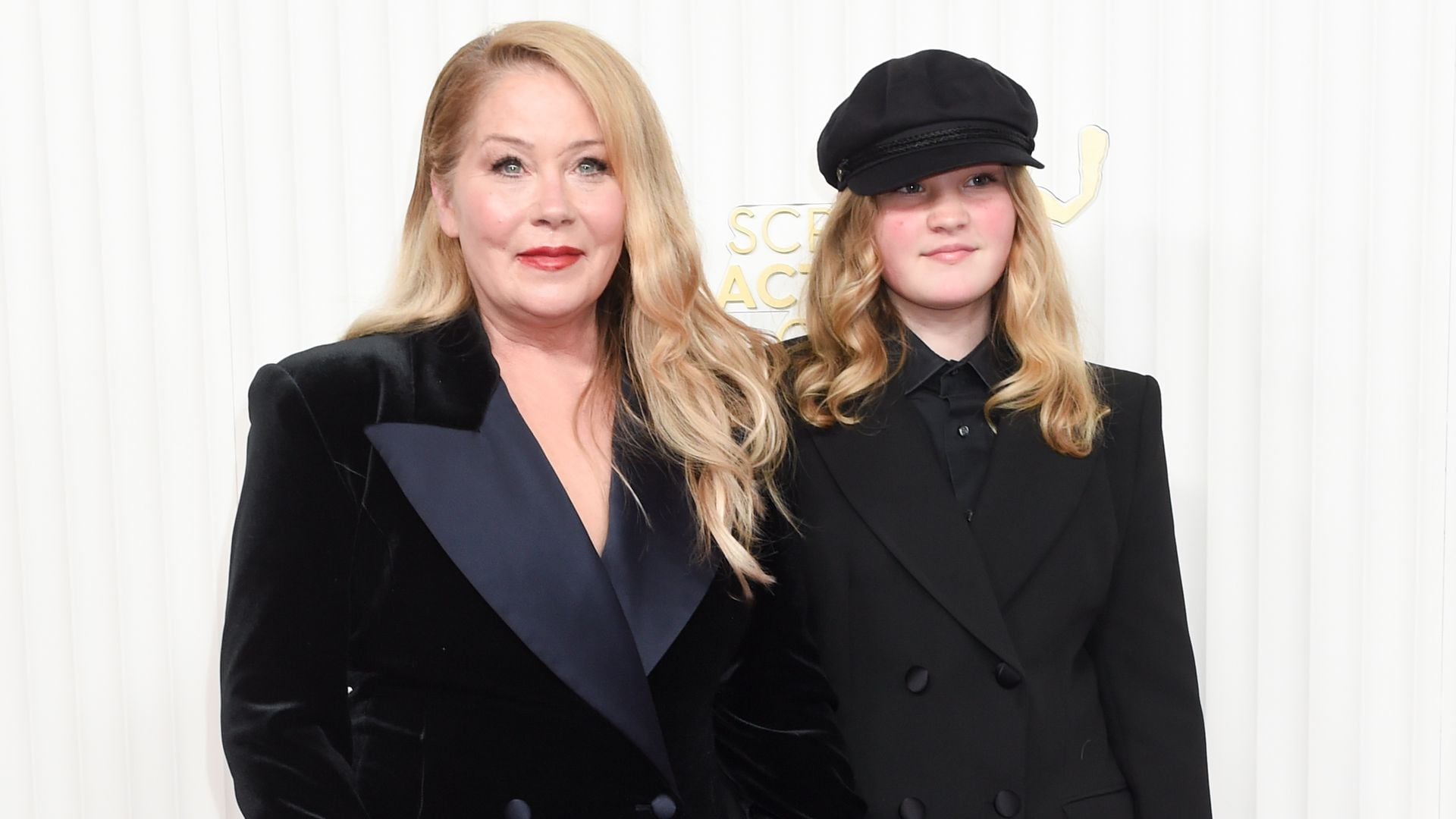 Christina Applegate con su hija Sadie en la 29º edición de los Annual Screen Actors Guild Awards en el Fairmont Century Plaza de Los Ángeles el 26 de febrero de 2023