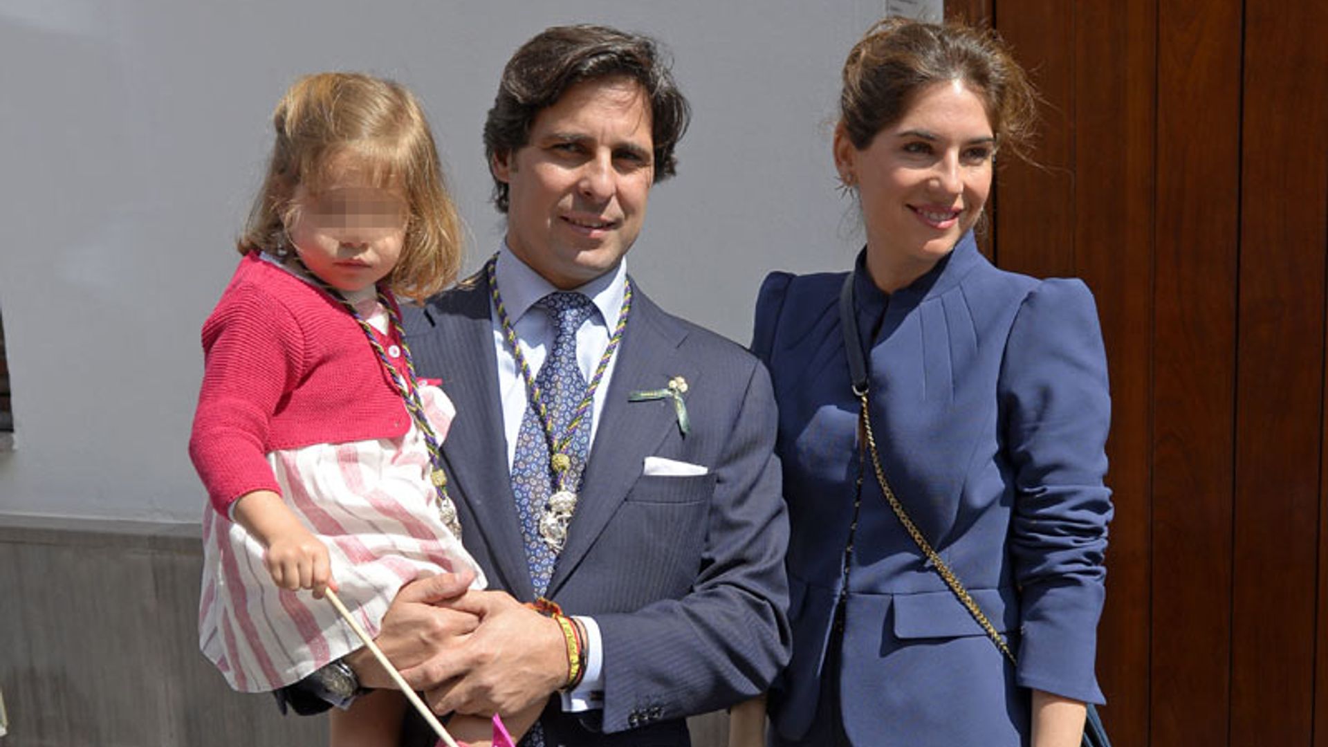 ¡Orgullo de padre! Carmen, la hija de Francisco Rivera y Lourdes Montes, la agricultora 'con más arte'