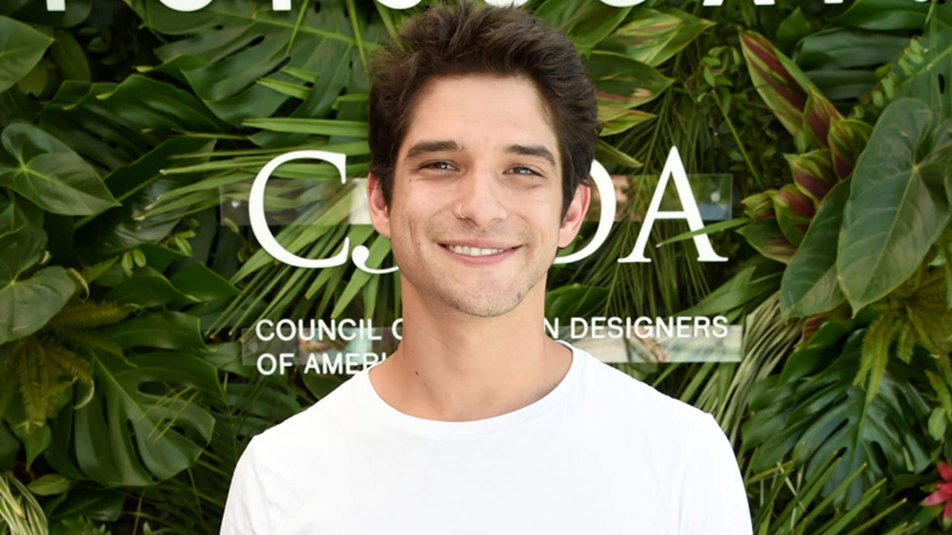 De Tyler Posey a Anwar Hadid: 'Celebs' que apuestan por los 'piercings'