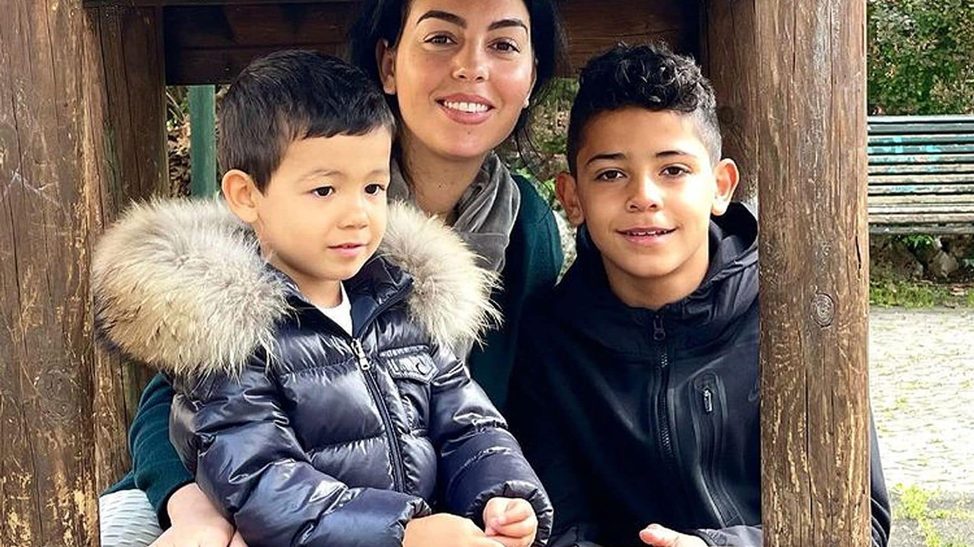 ¡Mirad a los gemelos! Georgina Rodríguez y las ganas de sus hijos por la llegada de los hermanitos