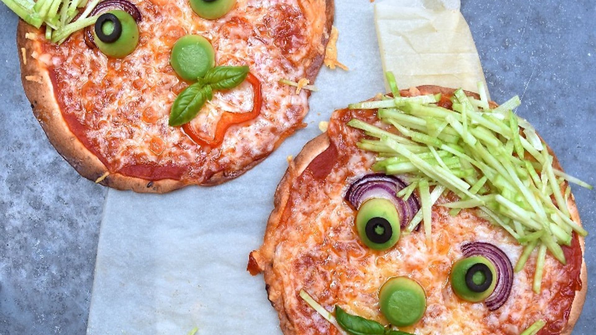 Pizzas divertidas con aguacate