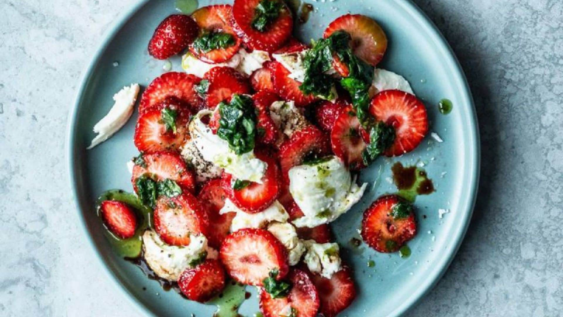 ensalada caprese fresas