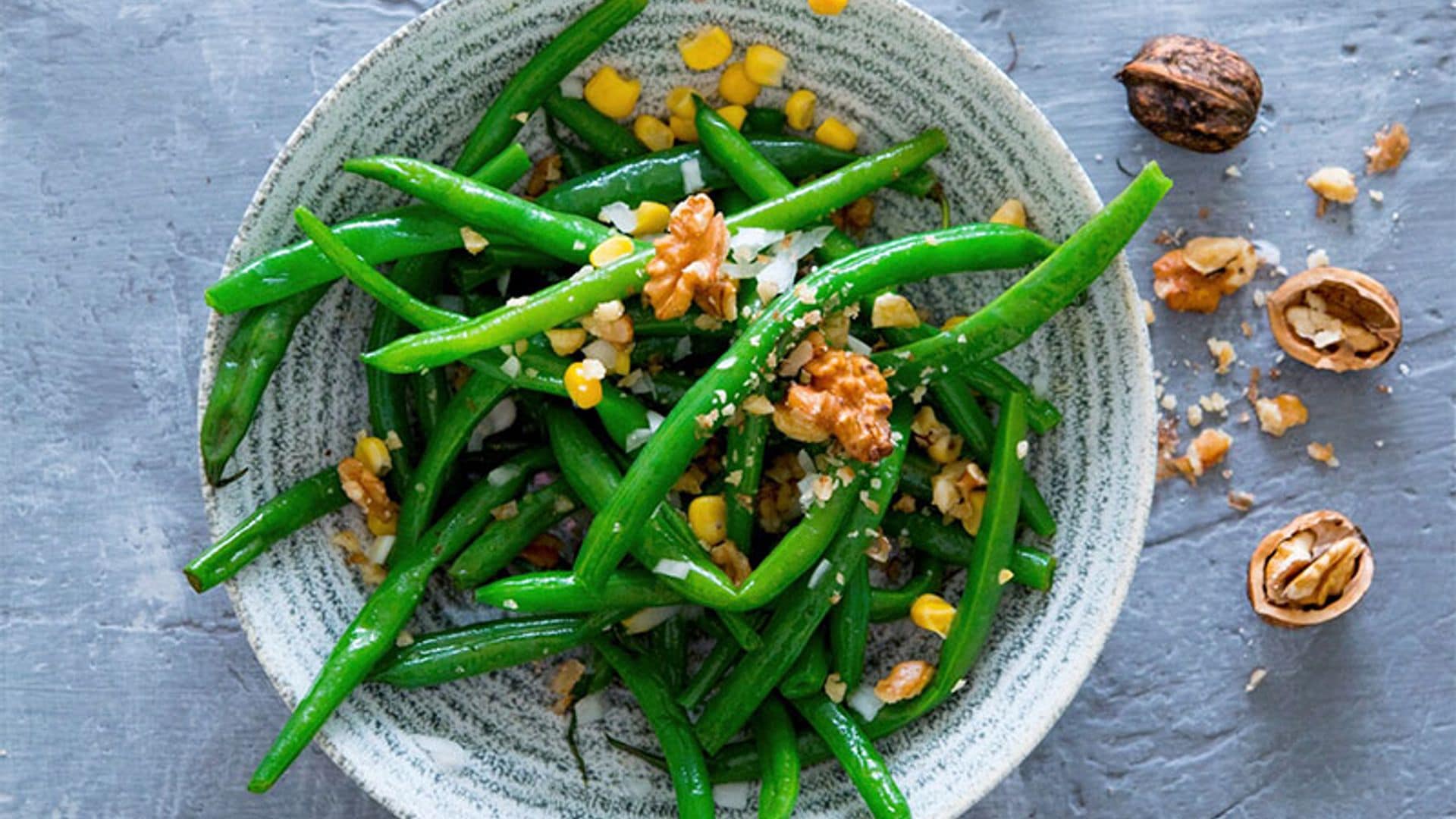 Ensalada de judías verdes, maíz y nueces