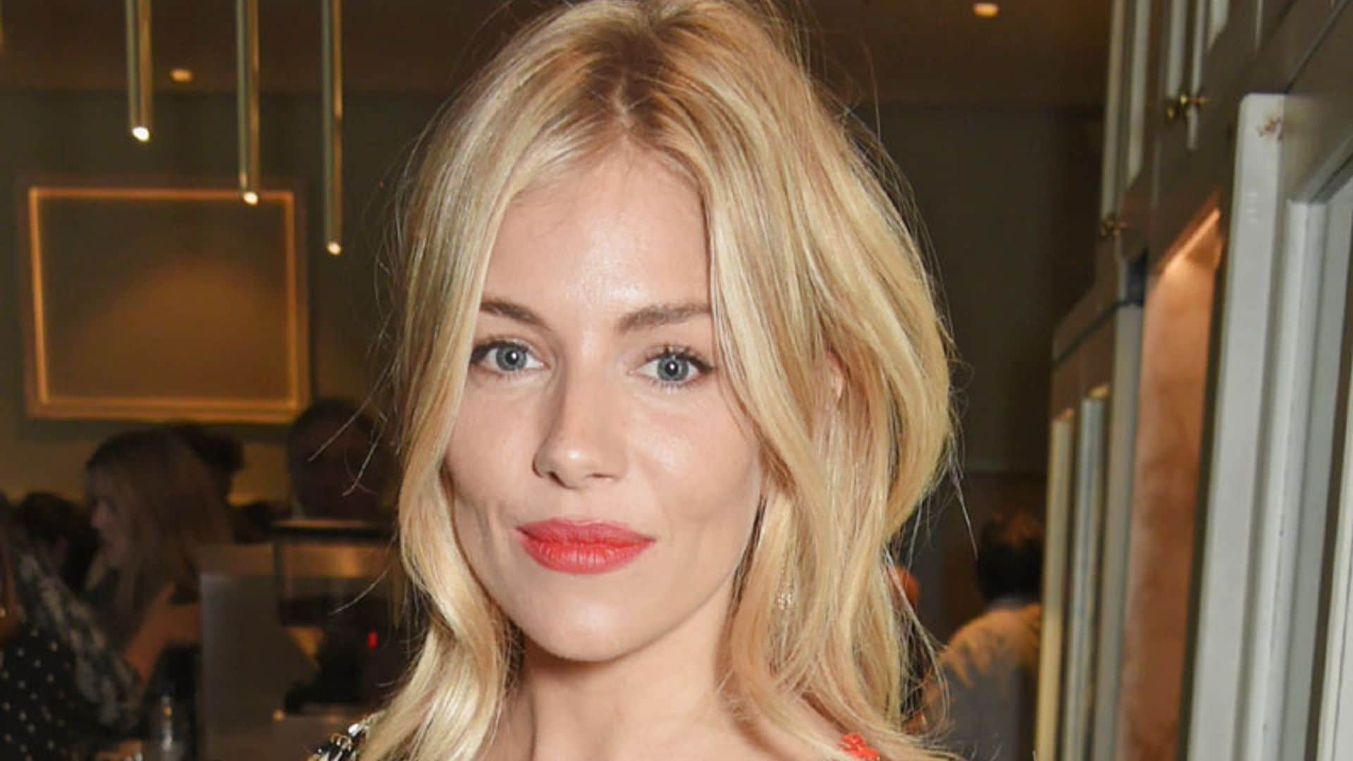 Colágeno bebible, el secreto 'antiaging' mejor guardado de Sienna Miller