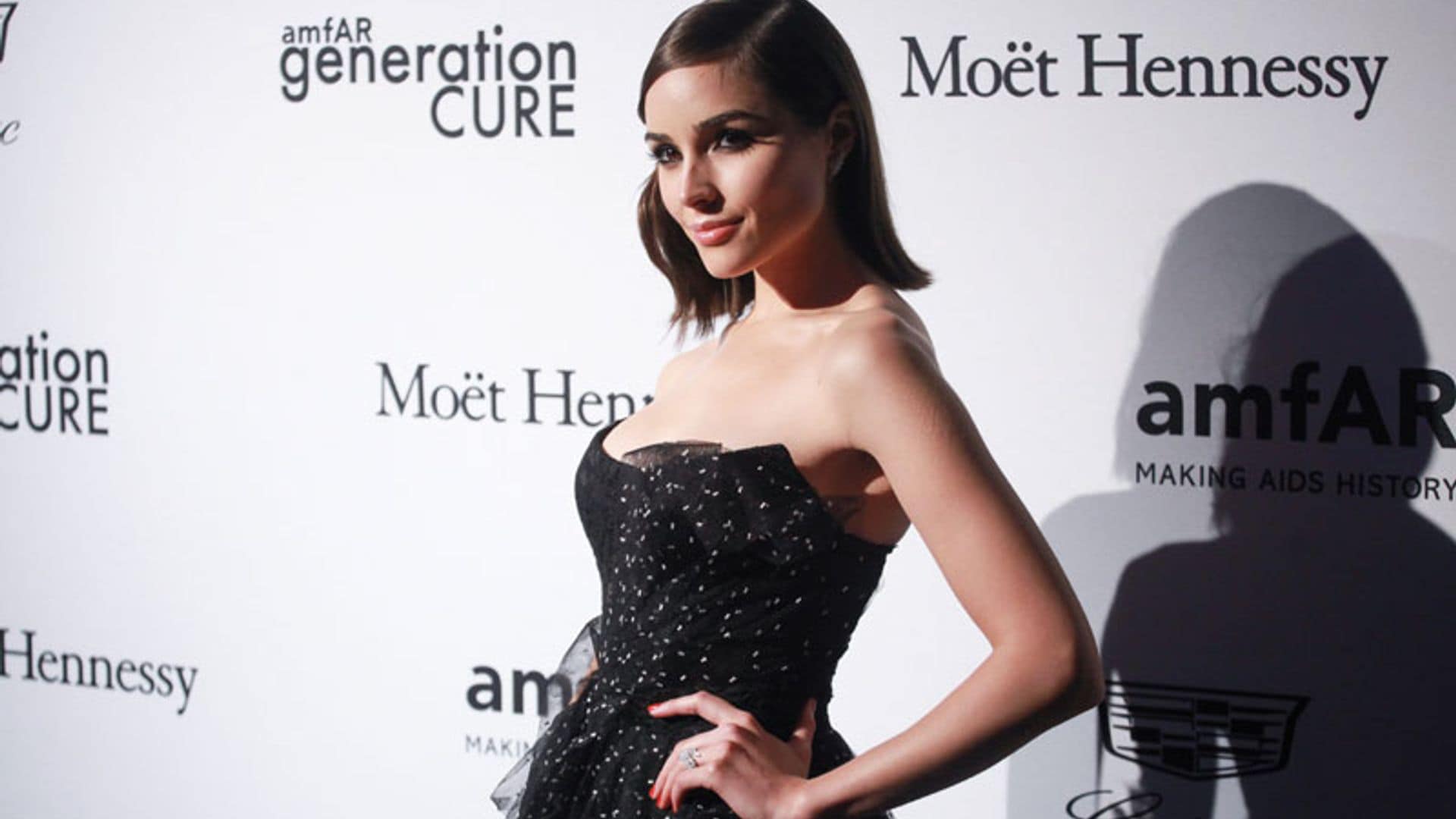 Según Amal Cloney y Olivia Culpo hay un vestido de transparencias perfecto