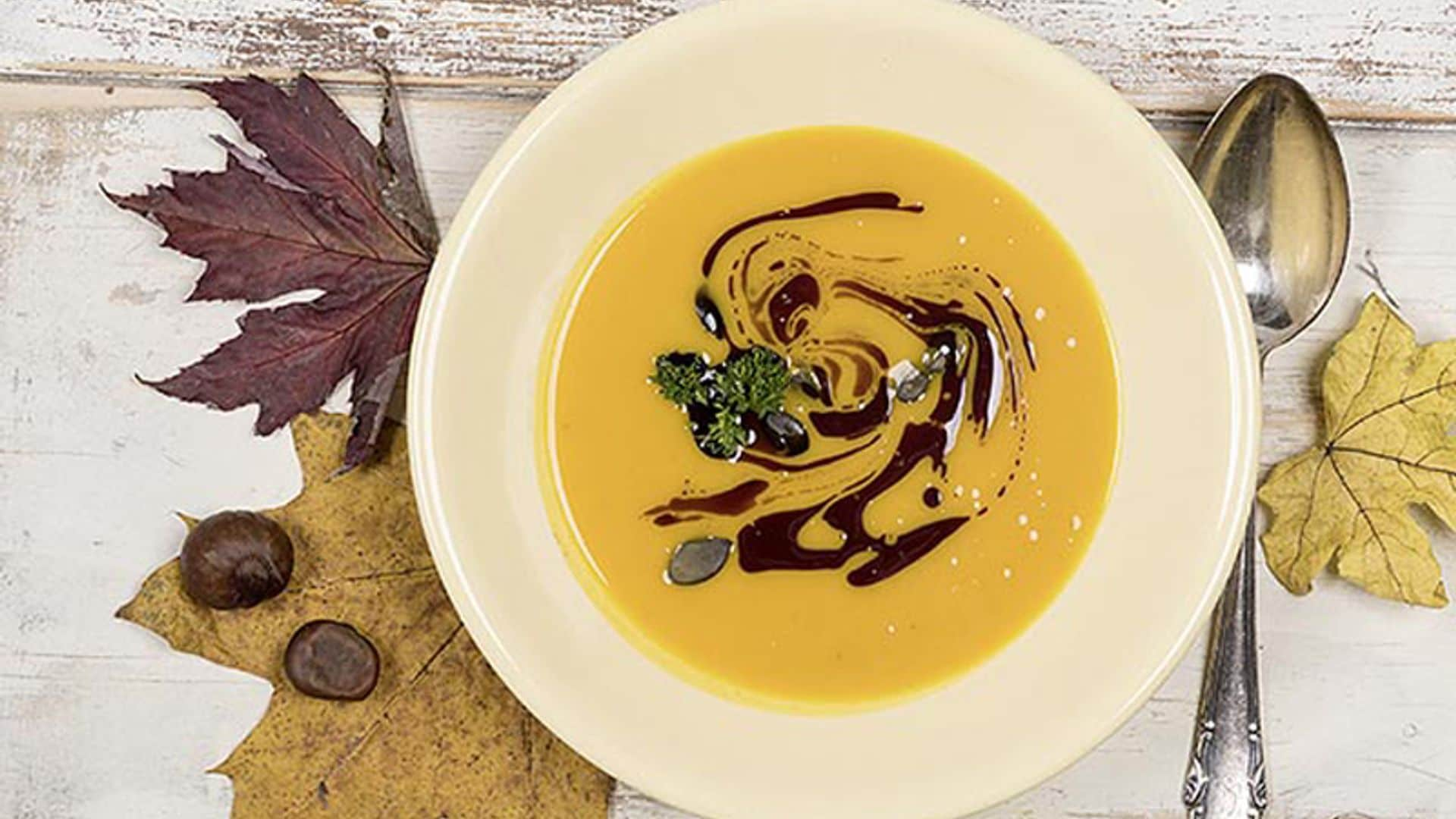 Crema de calabaza con semillas, balsámico y castañas