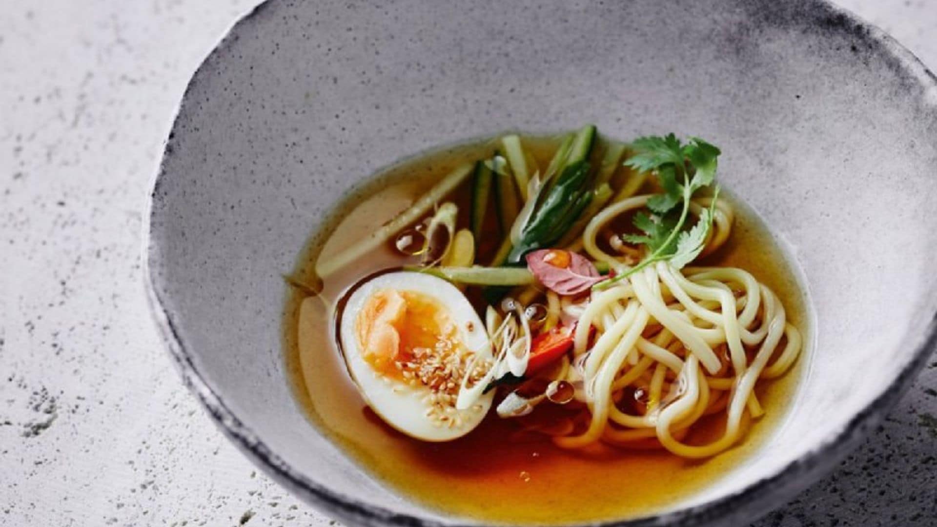 Sopa de udon con lemon grass