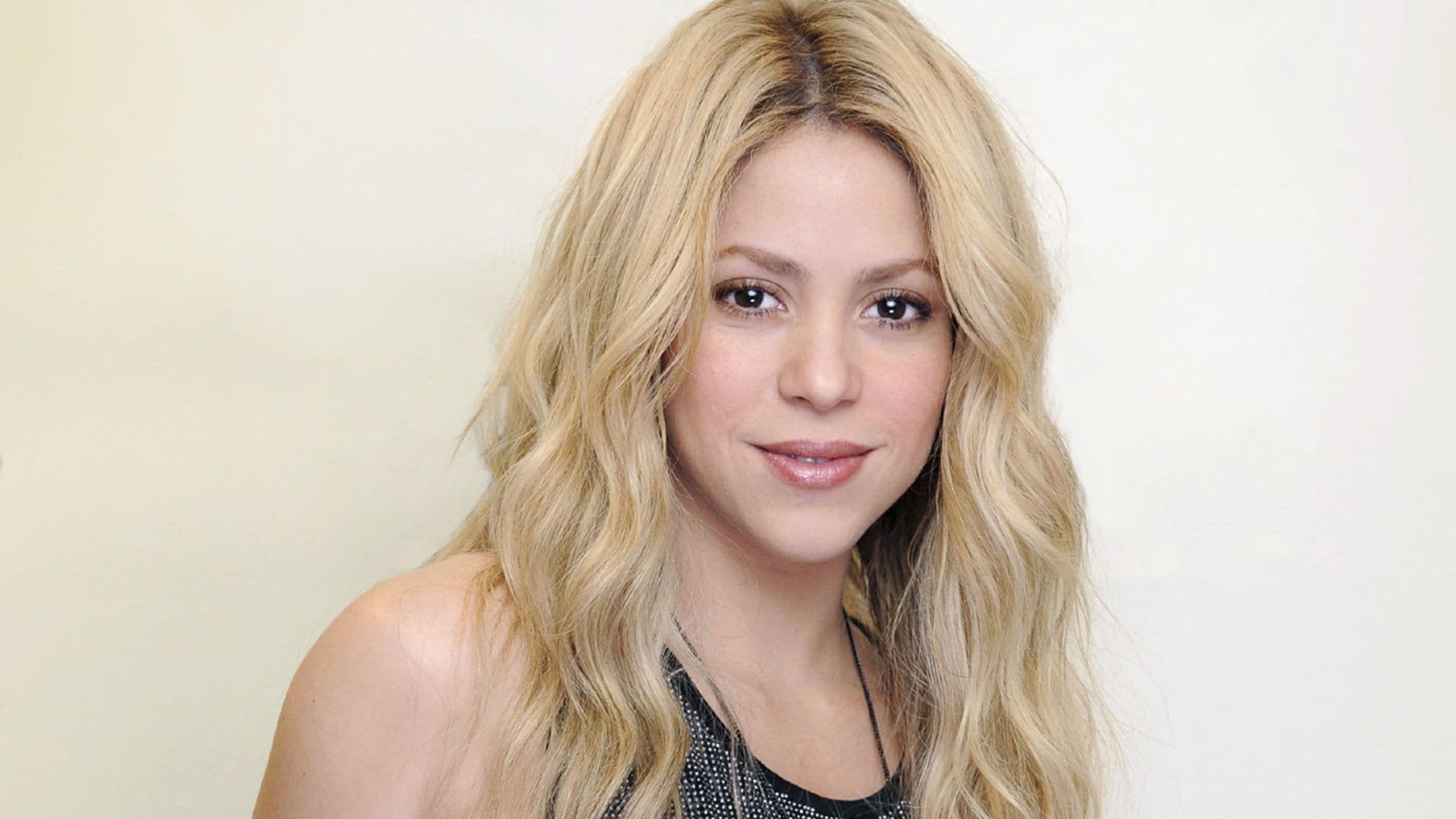 Shakira copia el truco de maquillaje con 'efecto relleno' de las hermanas Kardashian