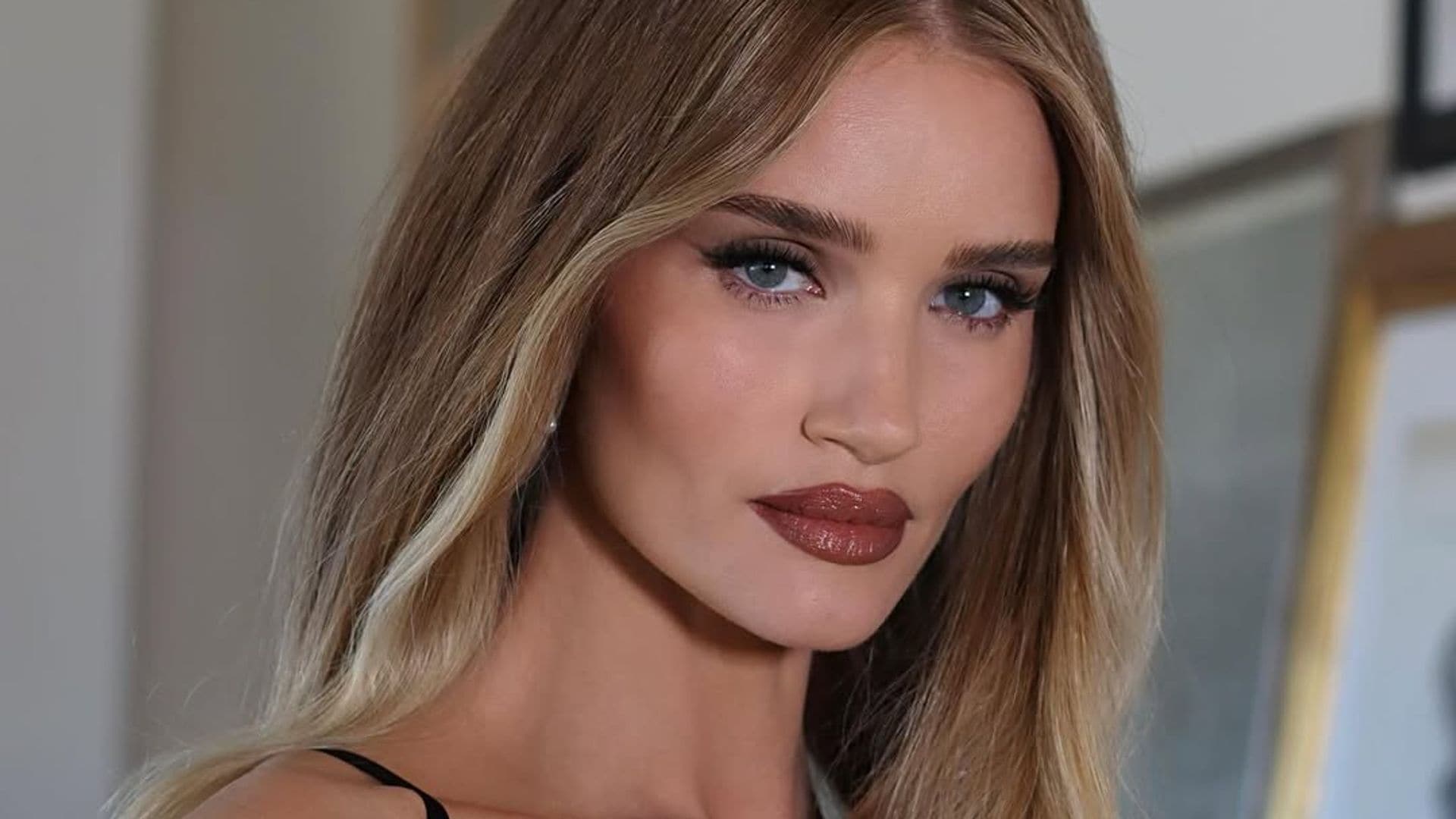 La maquilladora de Dua Lipa y Rosie Huntington-Whiteley lo tiene claro: estas son las 5 mejores bases de maquillaje